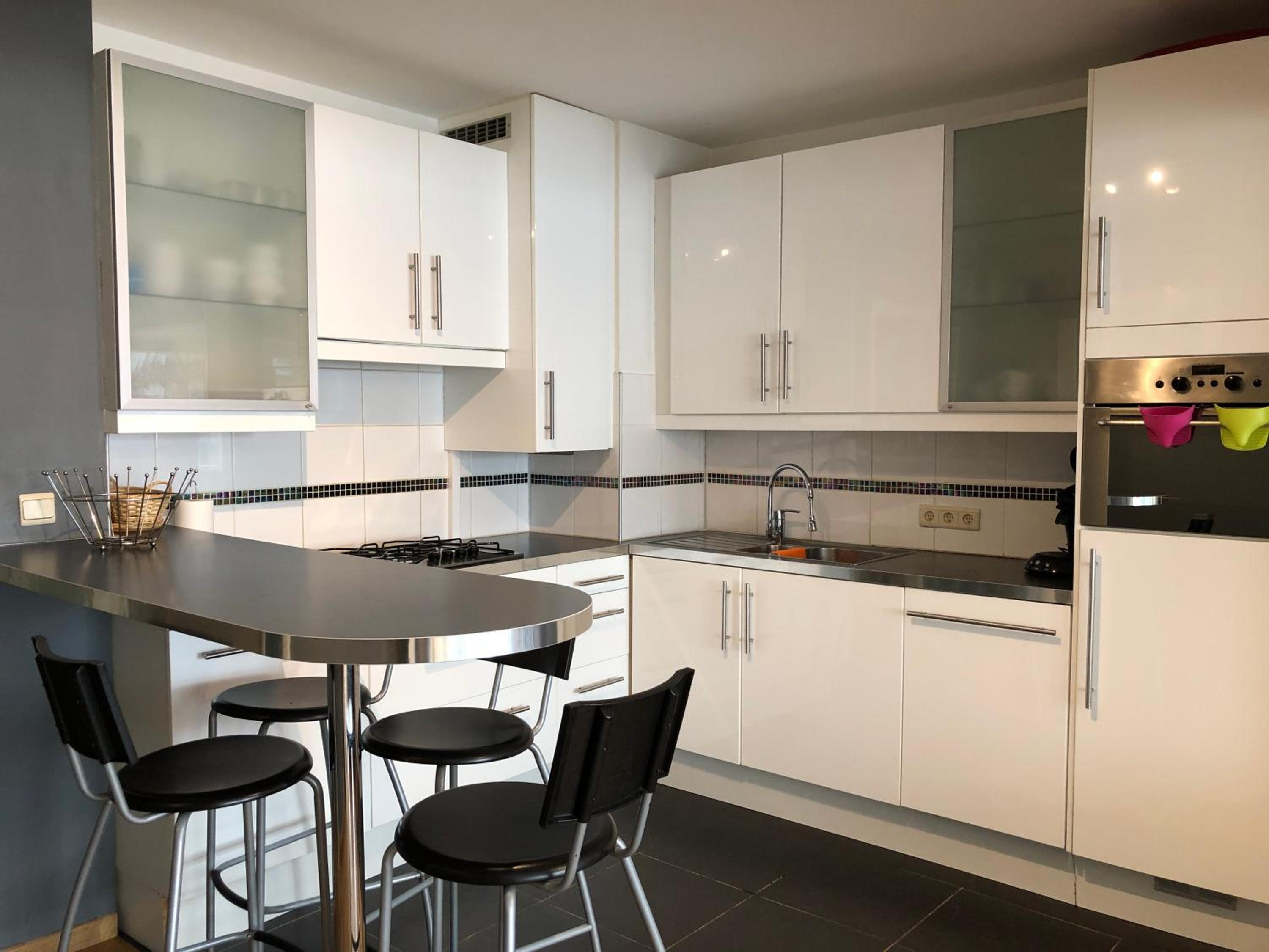 Modern apartment at 2 steps from beach view 2