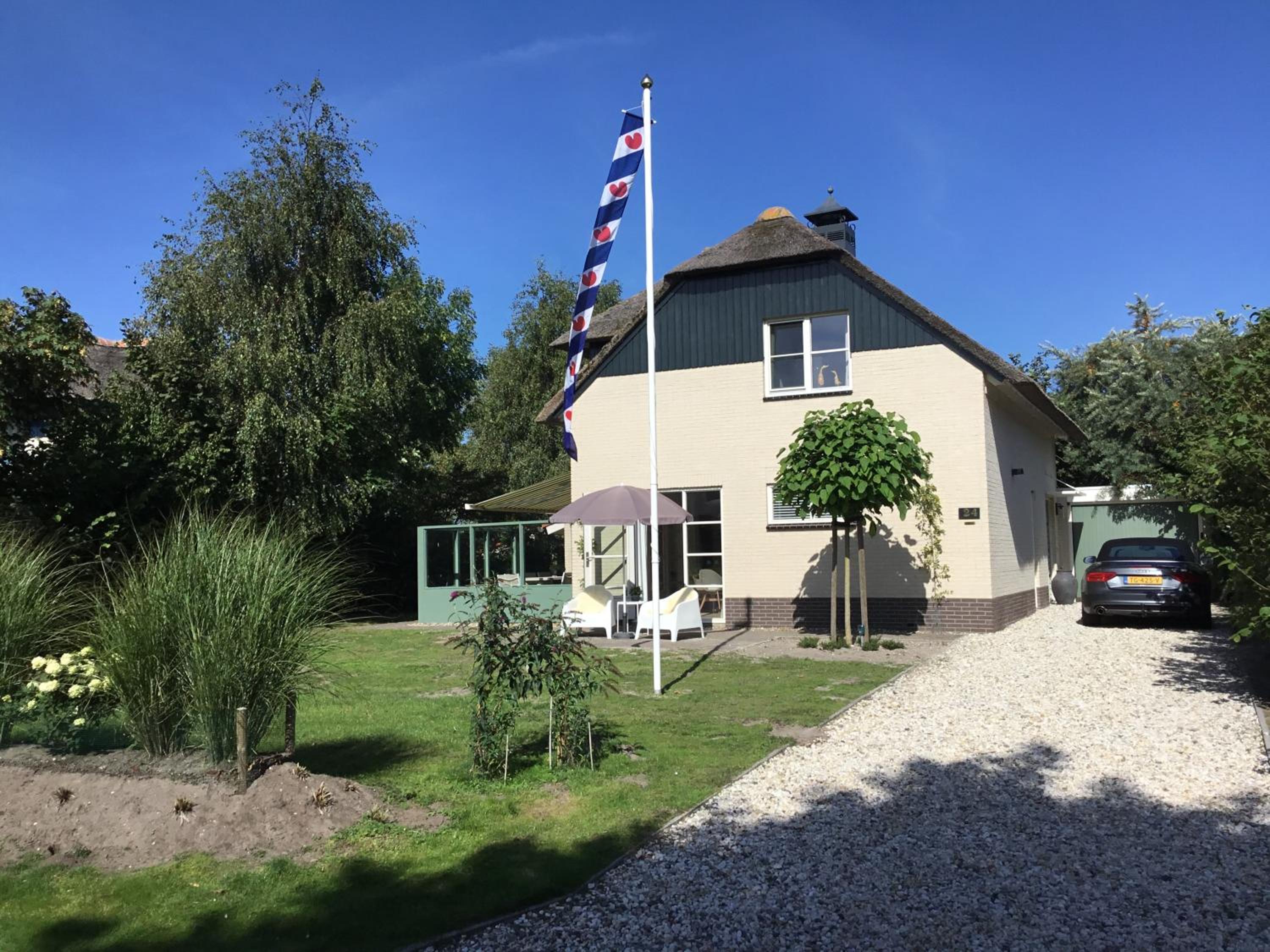 Duinvilla met sauna en whirlpool view 2