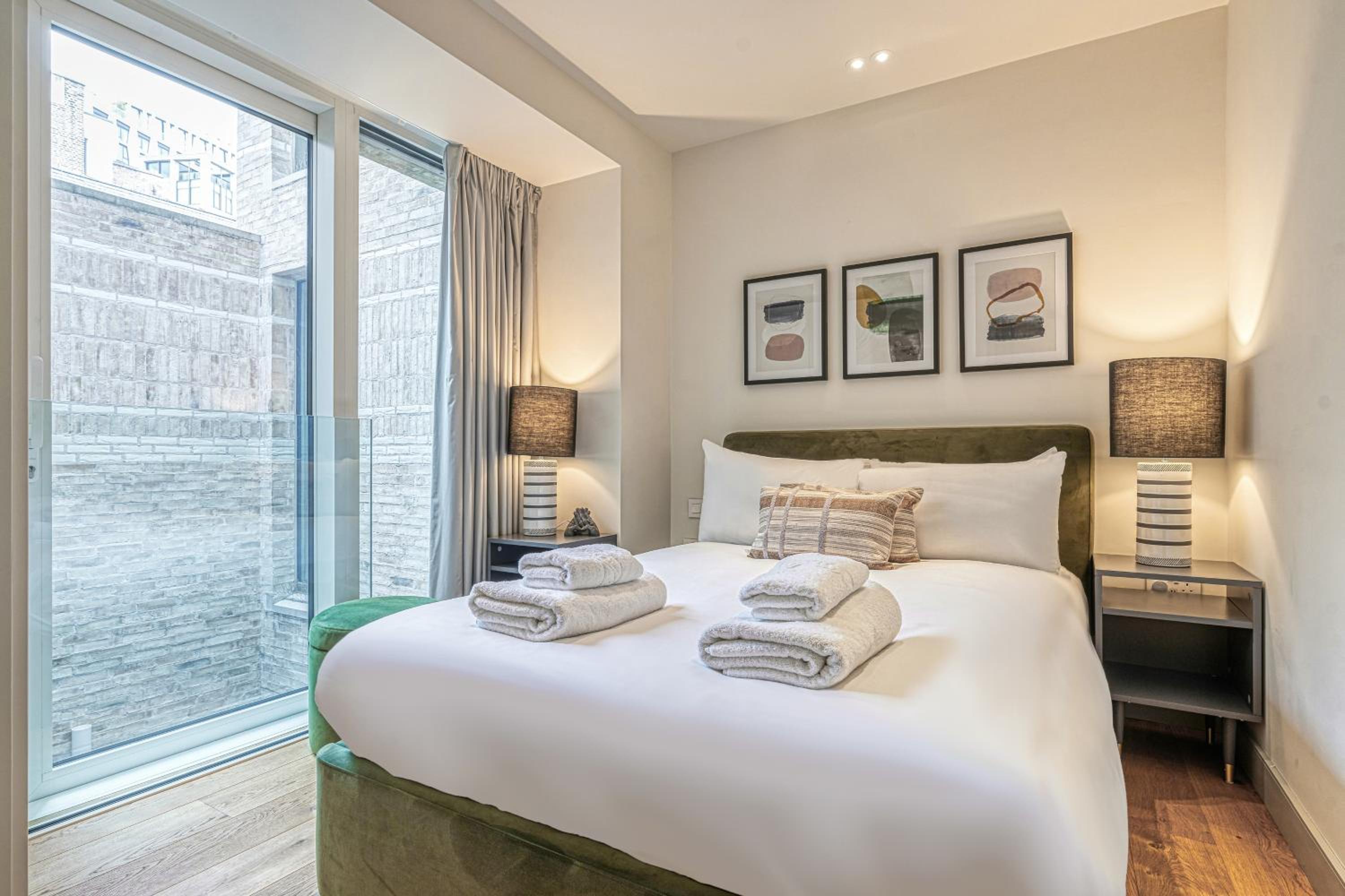 Luxury flats near Big Ben and London Eye