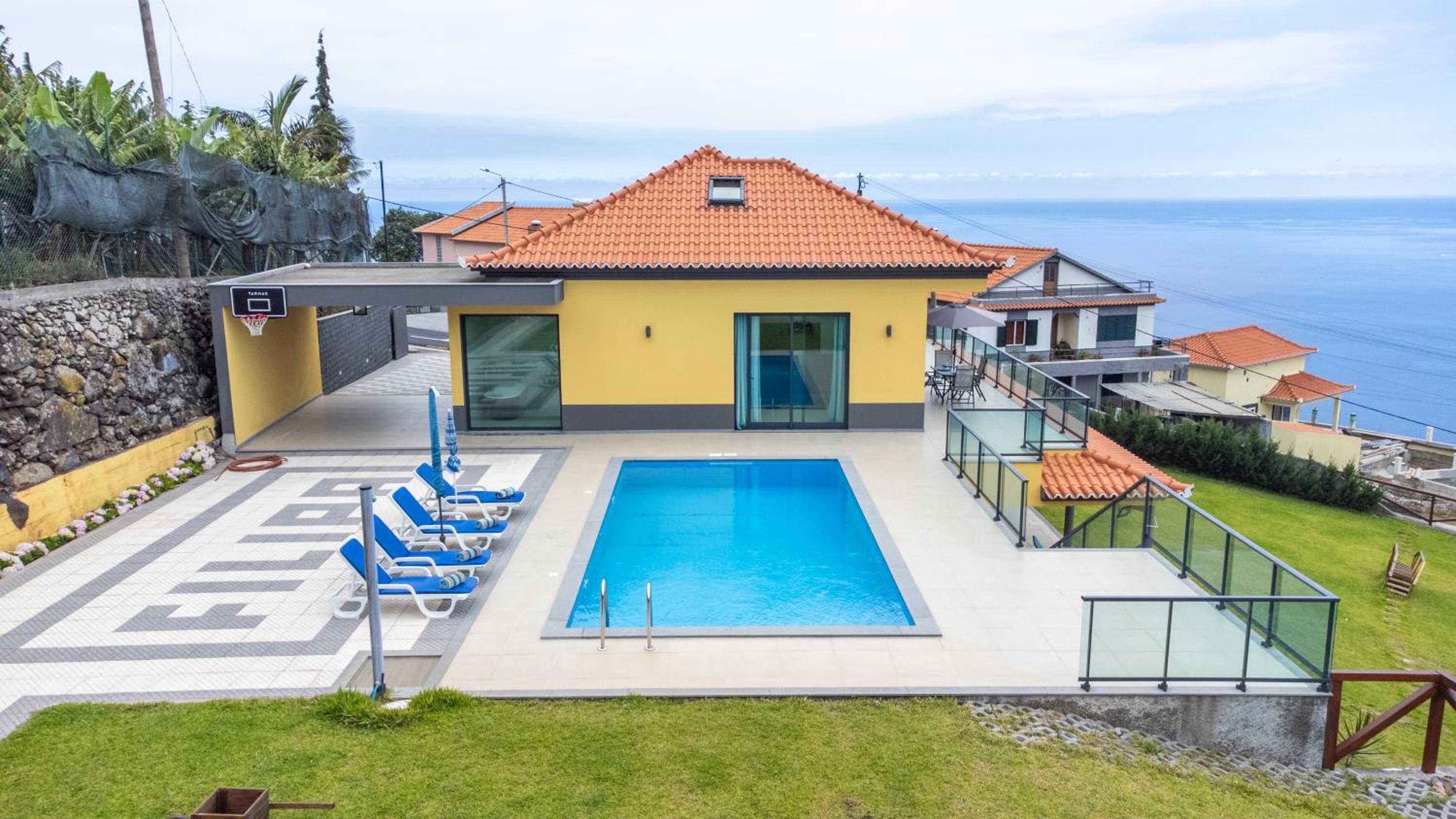 Shell House by GALMI view 2