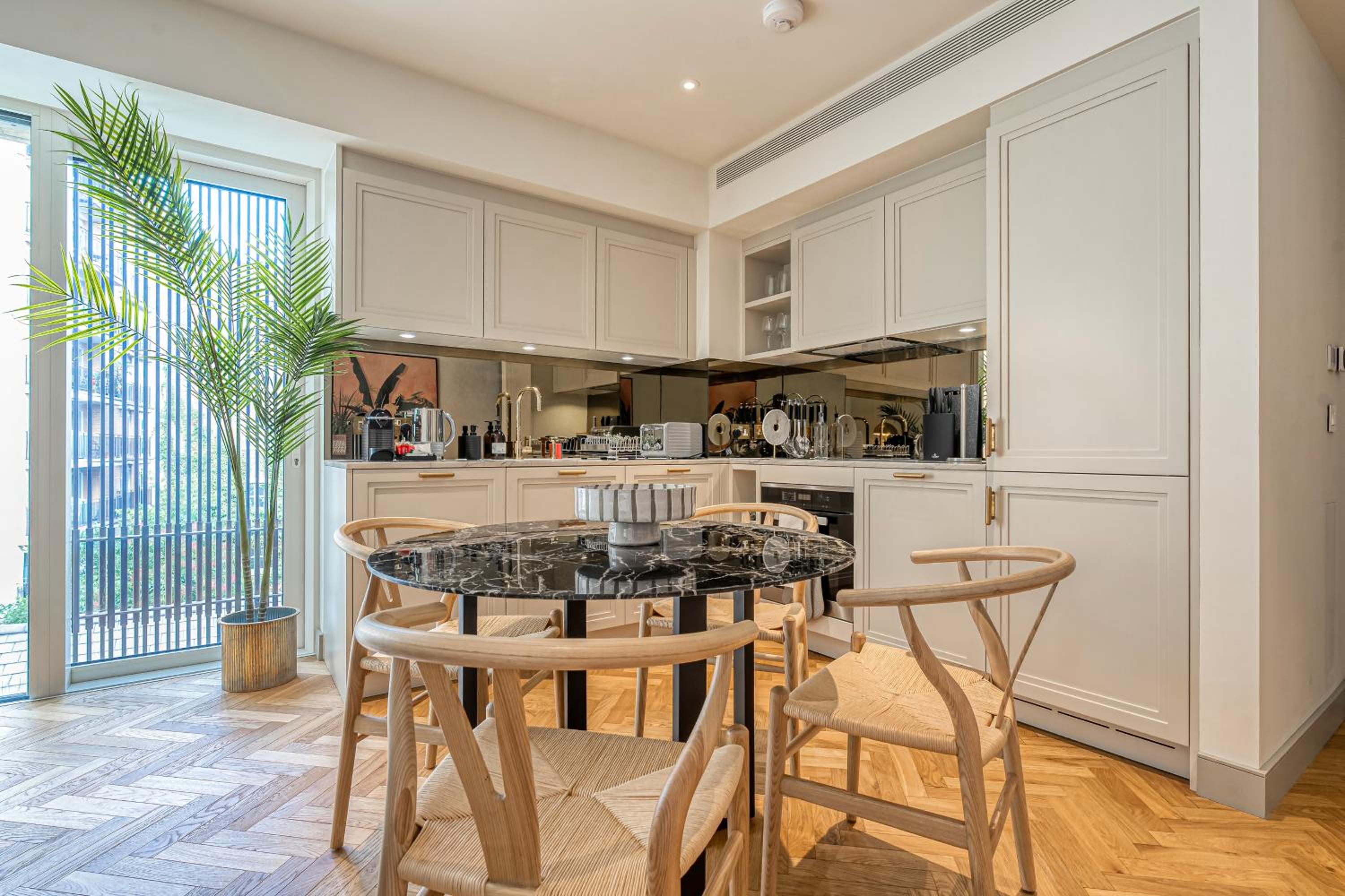 Luxury flats near Big Ben and London Eye