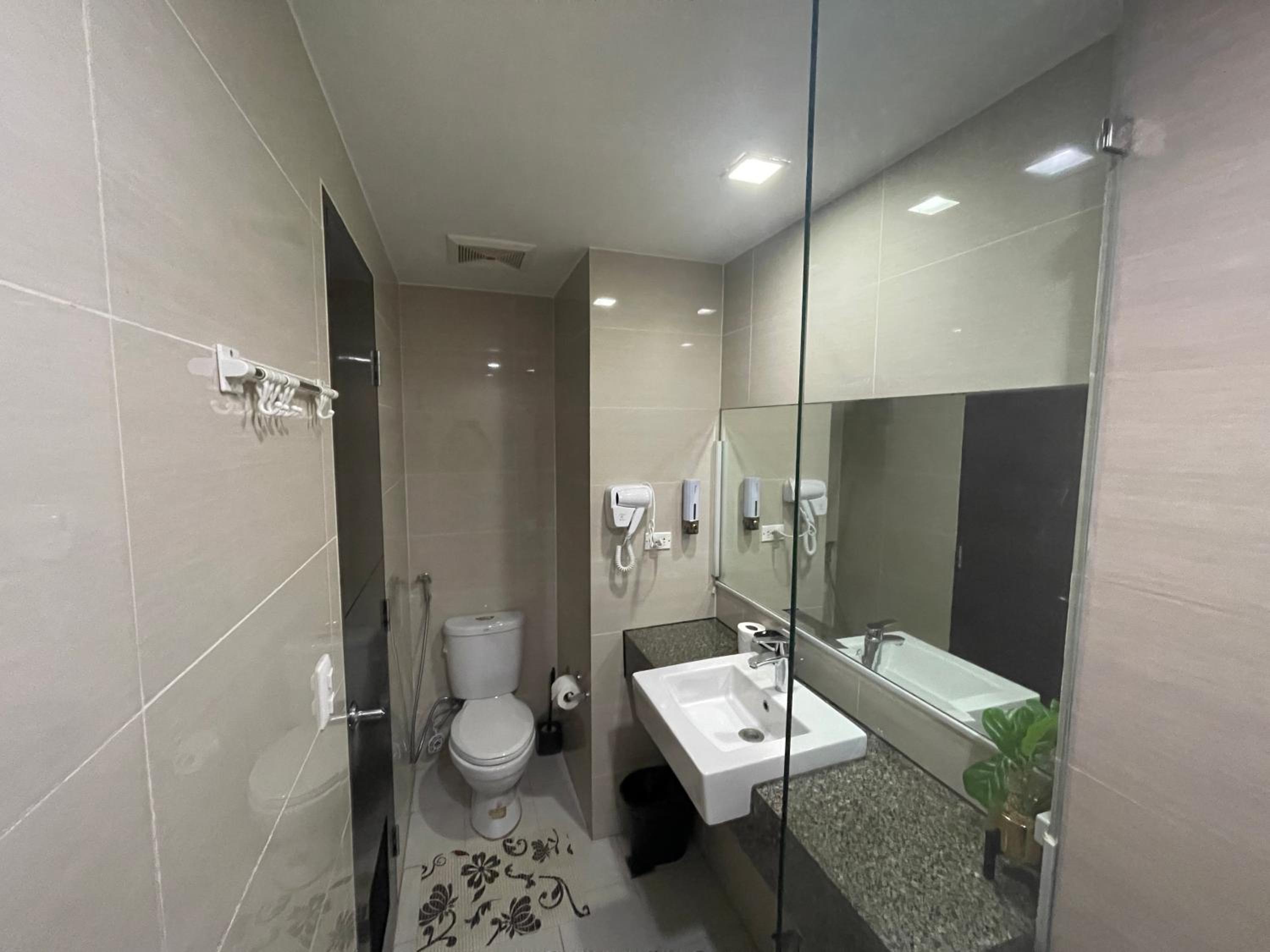 One Eastwood Avenue Suite with Spectacular View NO PETS ALLOWED view 2