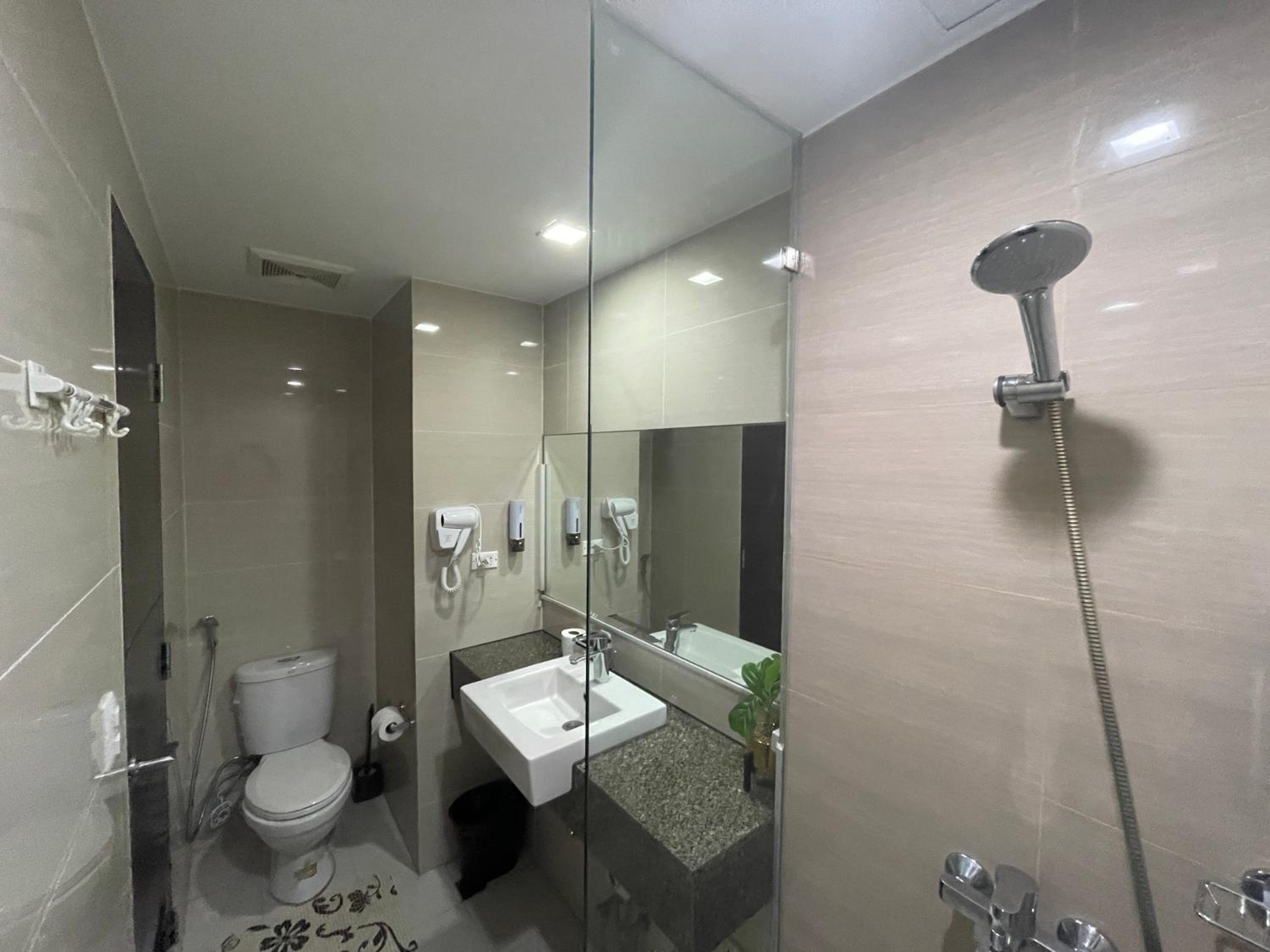 One Eastwood Avenue Suite with Spectacular View NO PETS ALLOWED view 4