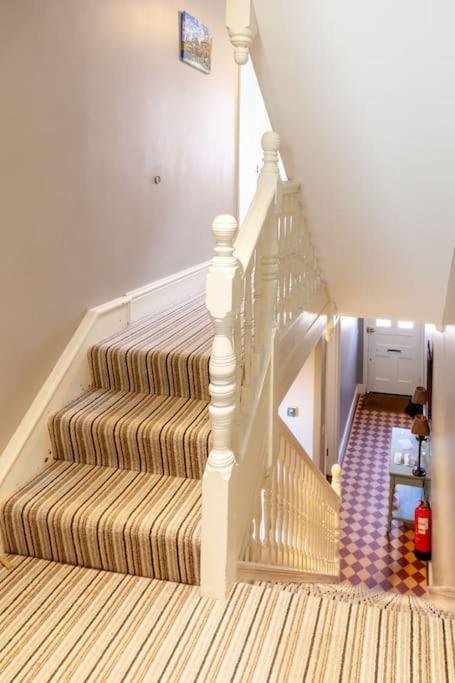 Small Seaview Villa - Norfolk Cottage Agency view 2
