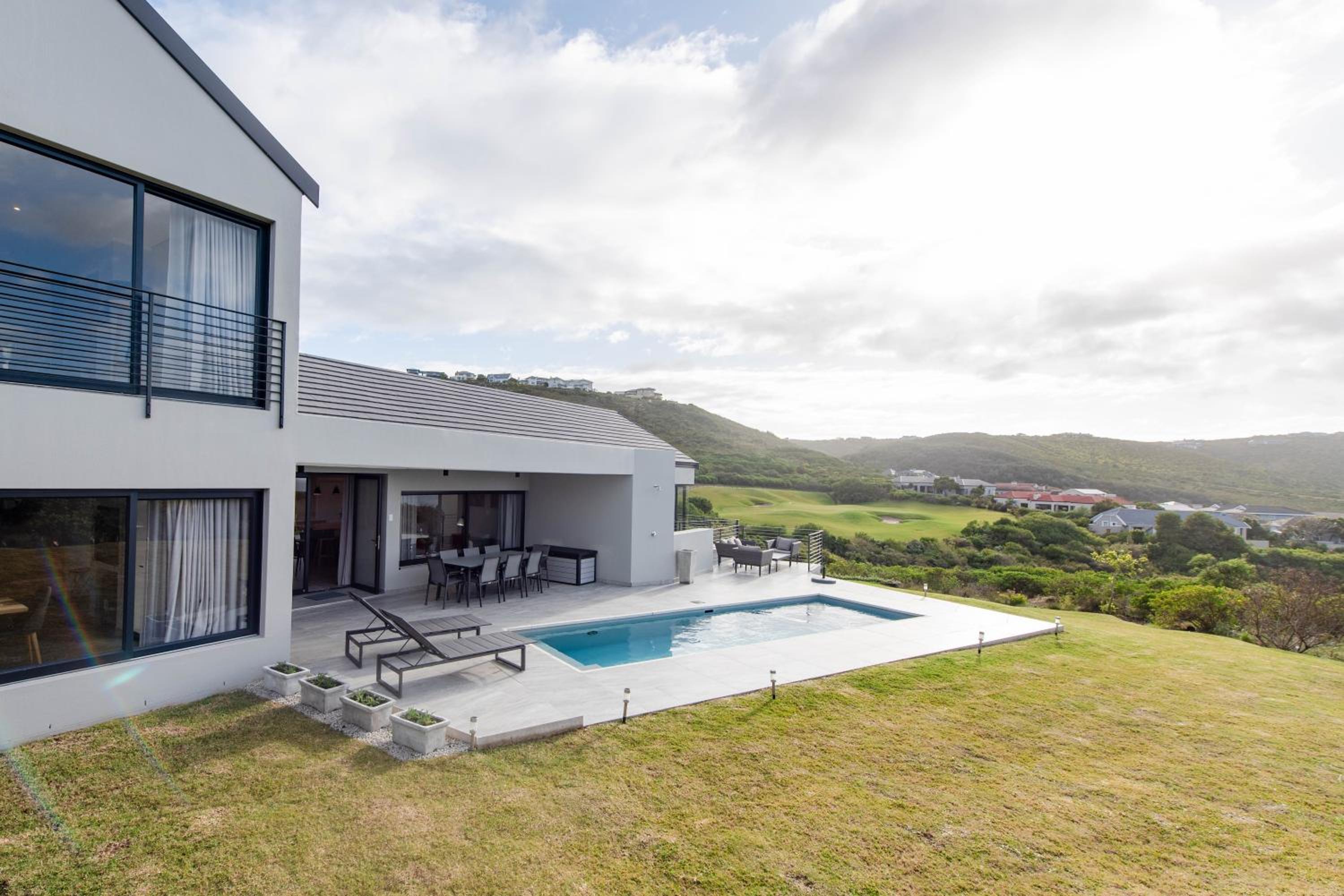 Golfers Nest. 4 Bedroom Villa. view 4