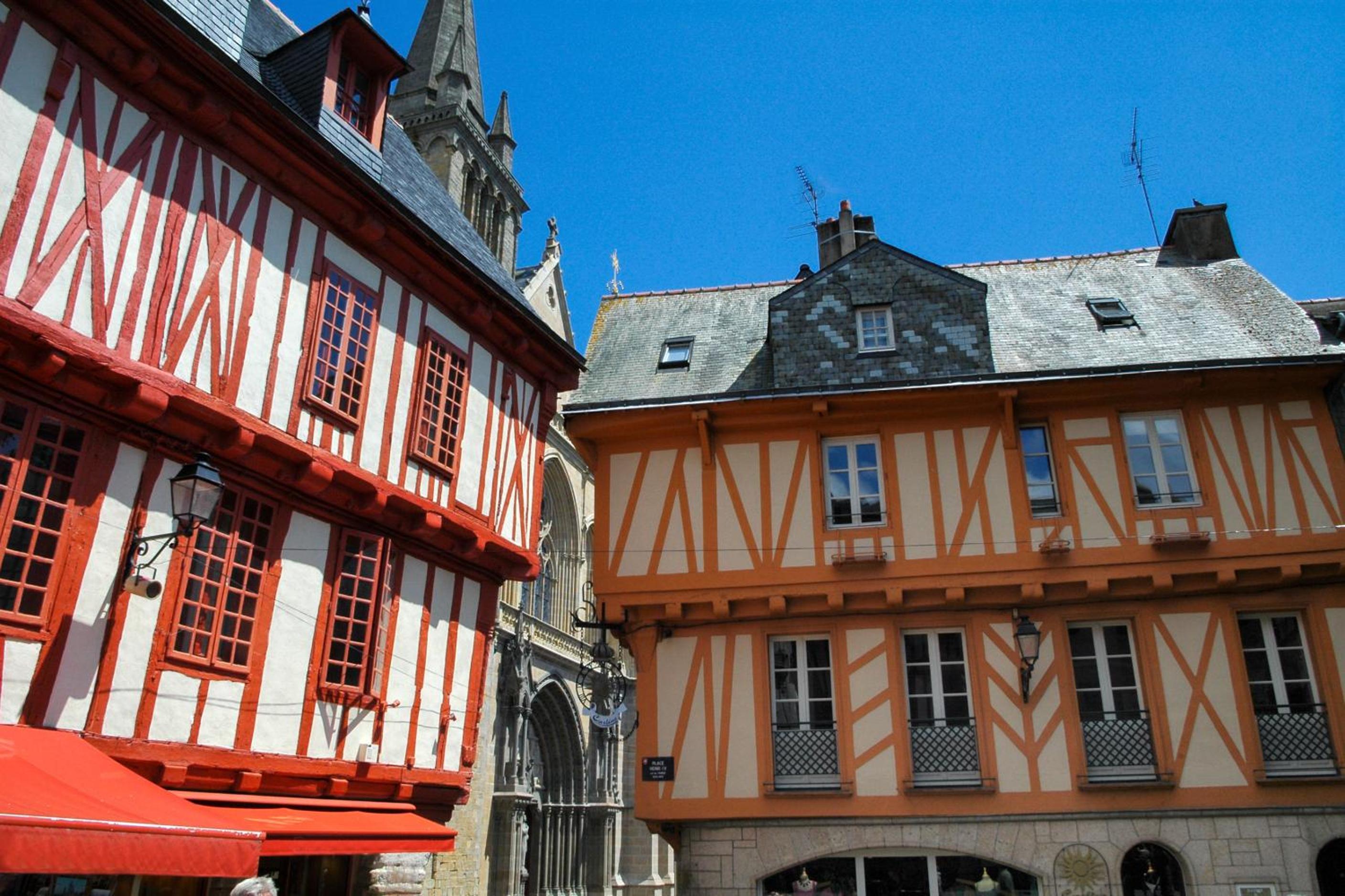 Vannes Vacations - Kyriad Vannes Centre Ville - Property Image 2