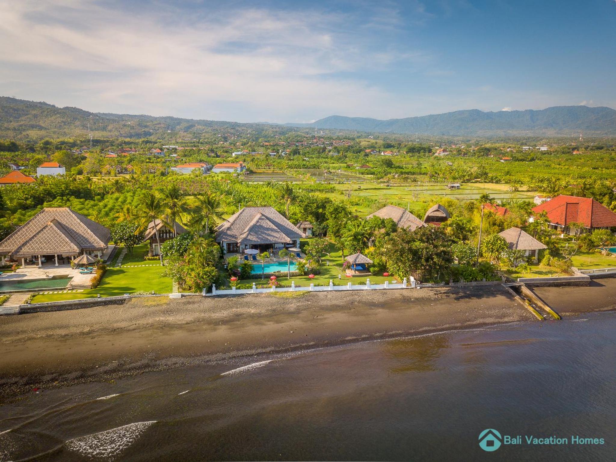 Villa Agus Mas - Serene & calm beachfront villa!
