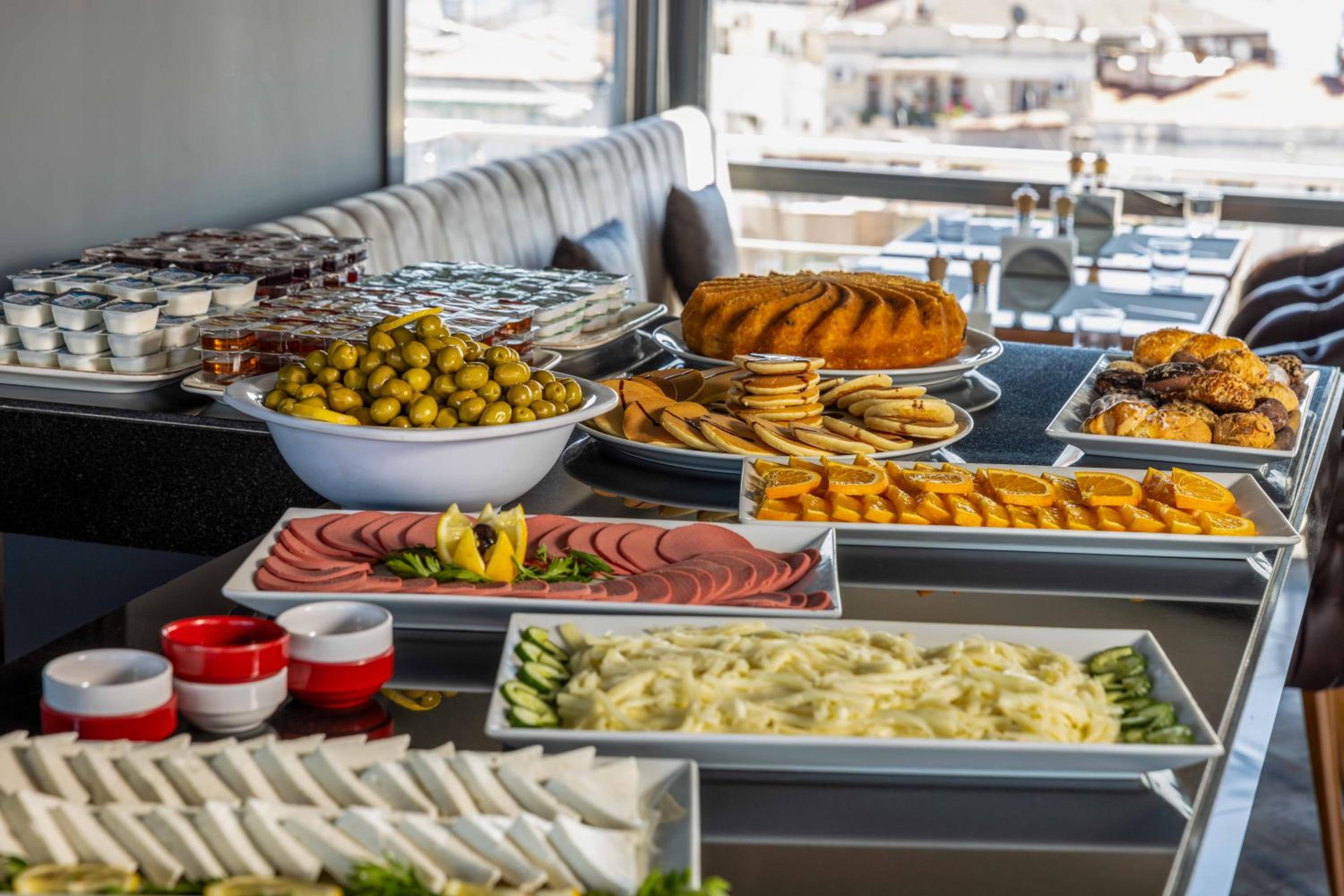 Villa Zurich Otel - Image 27