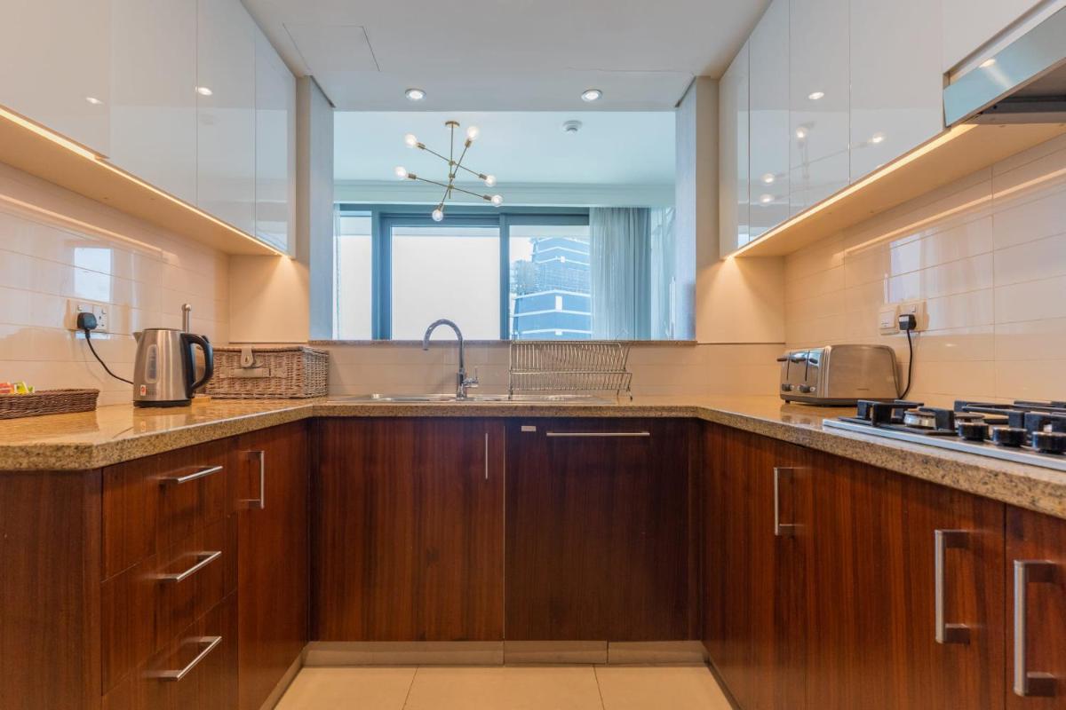 LUXFolio Retreats - Amazing Full Burj Khalifa View