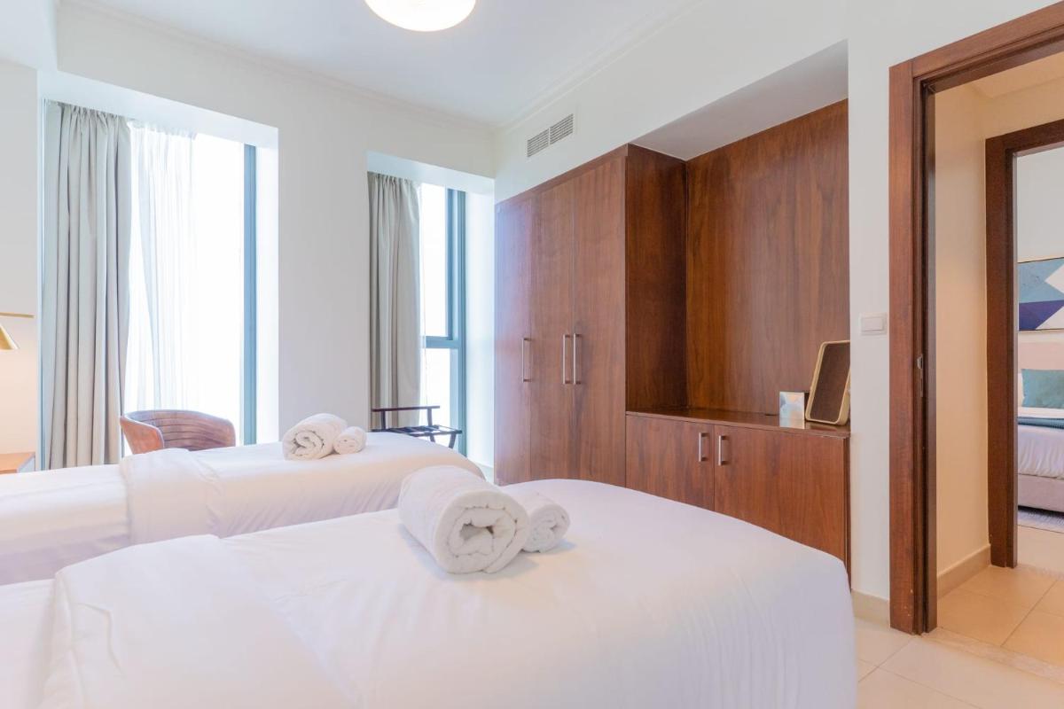 LUXFolio Retreats - Amazing Full Burj Khalifa View