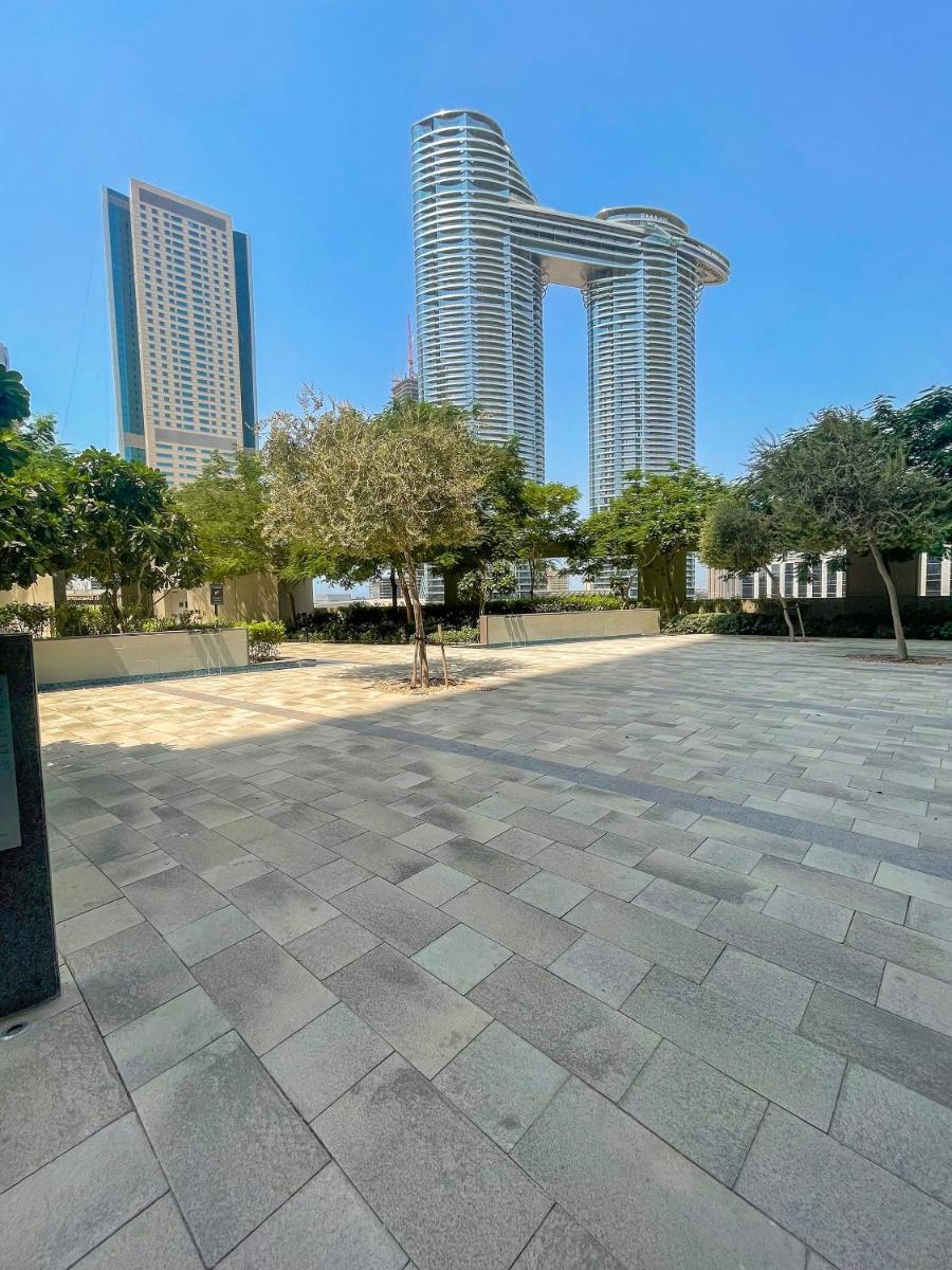 LUXFolio Retreats - Amazing Full Burj Khalifa View