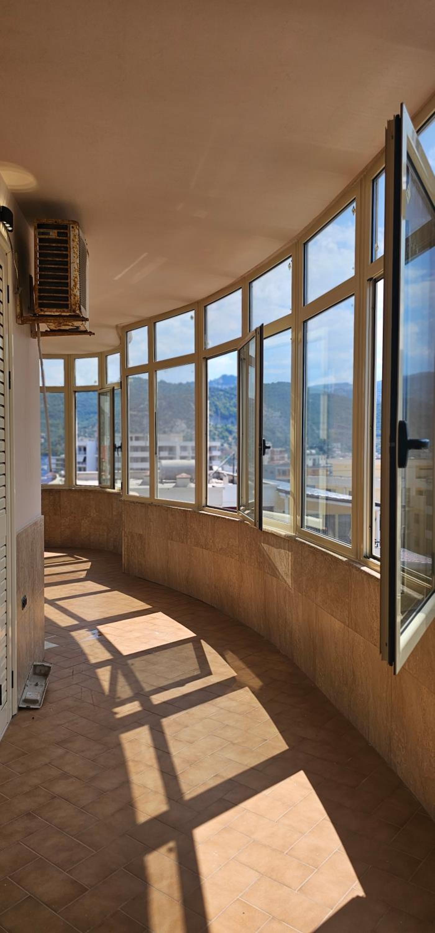 Ona's luxury apartment