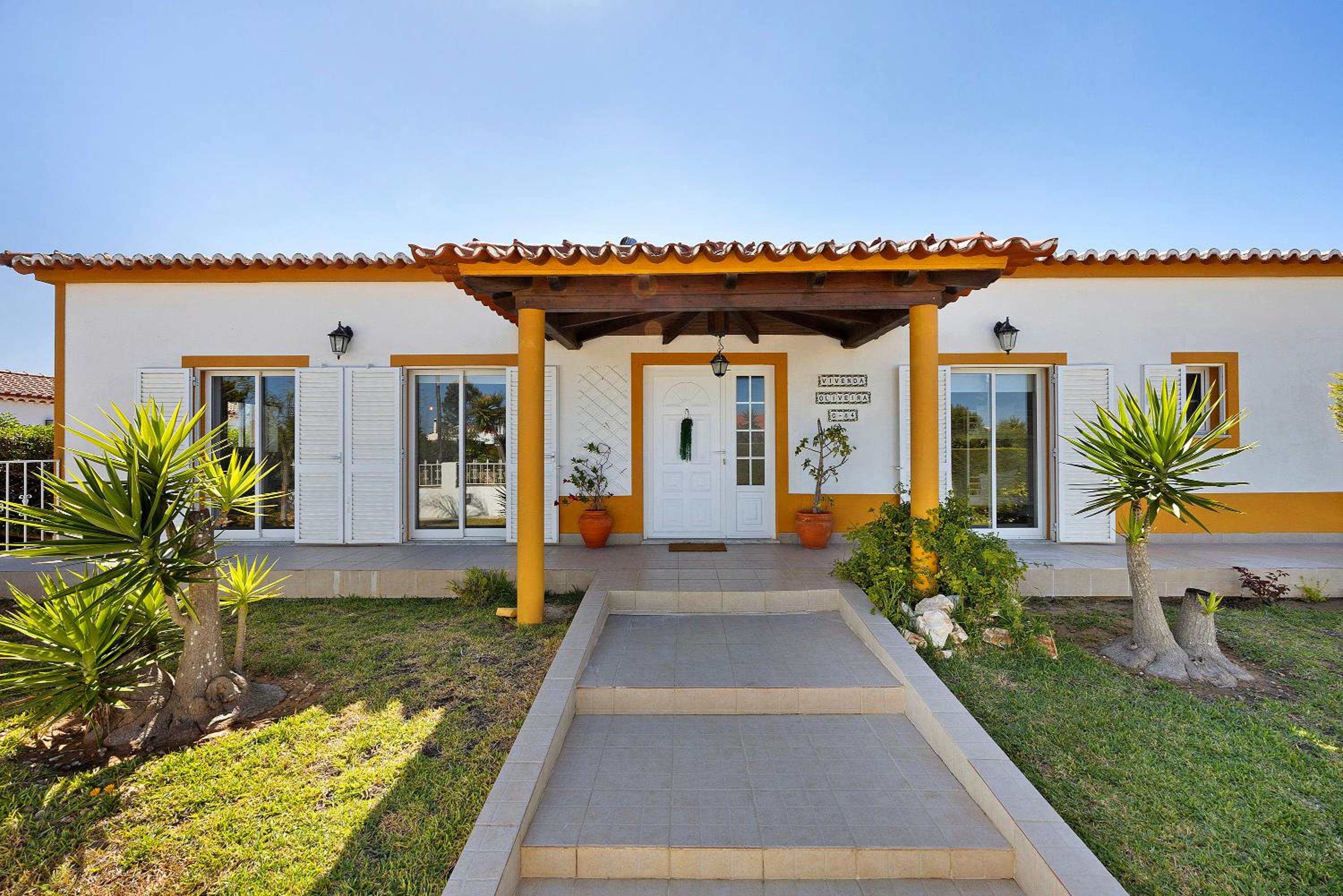 Villa Oliveira view 4