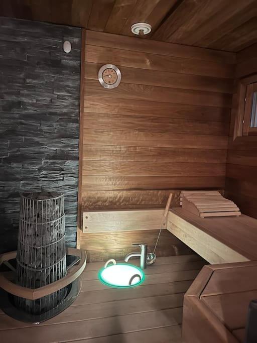 Cozy house close to SantaVillage