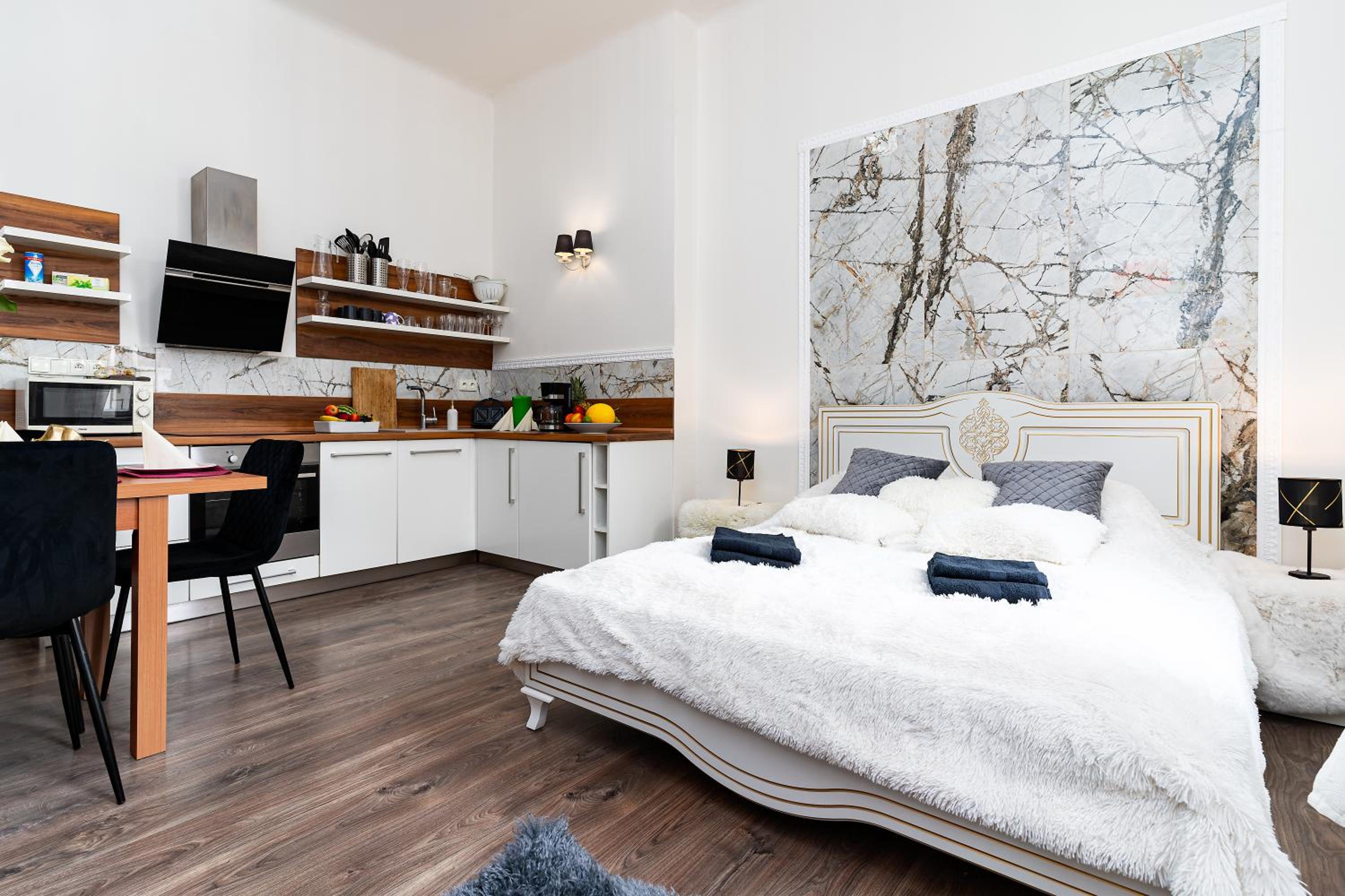 Emperors Elegance Suite