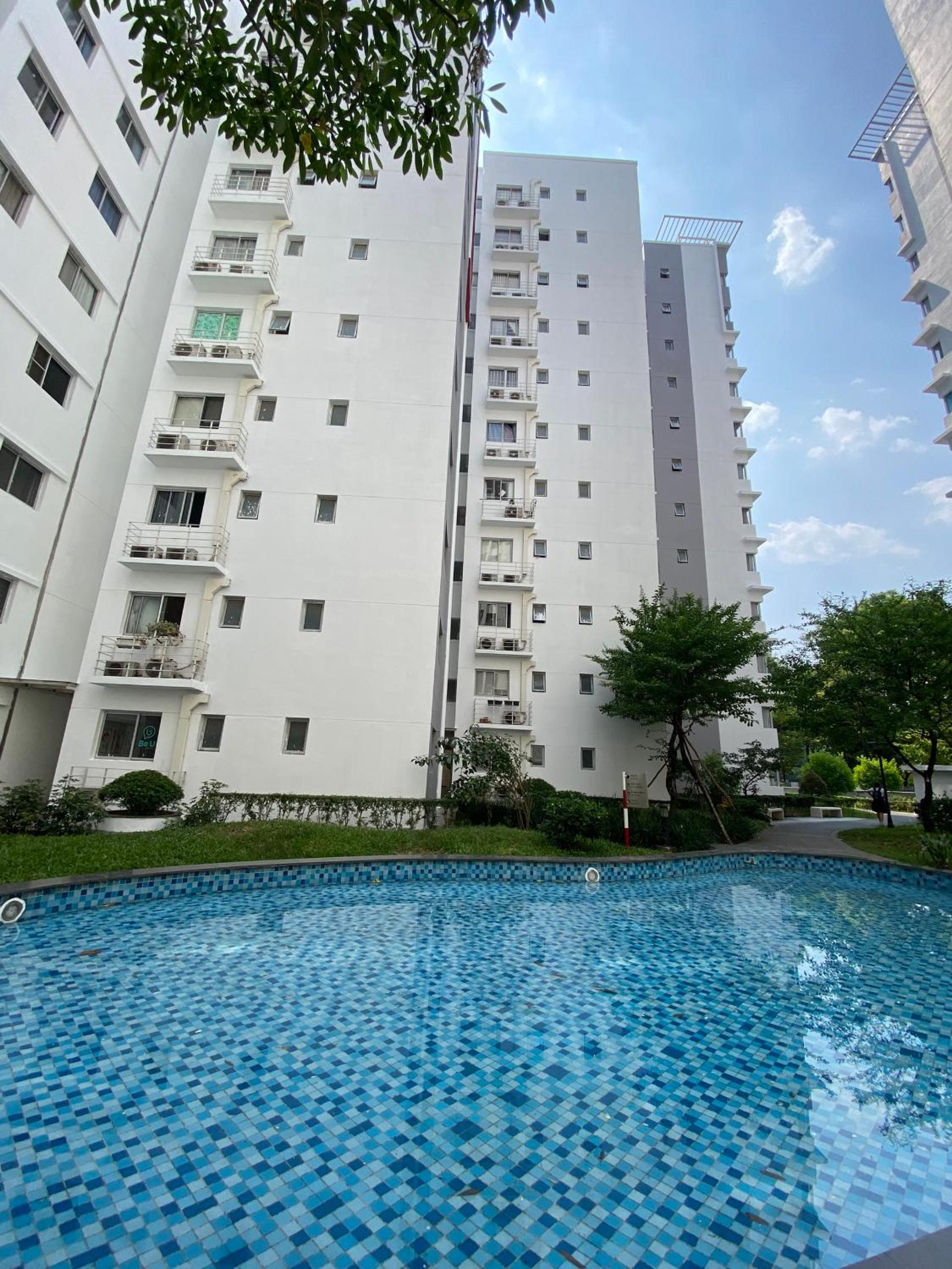Căn hộ 2 phòng ngủ gần sân bay TSN