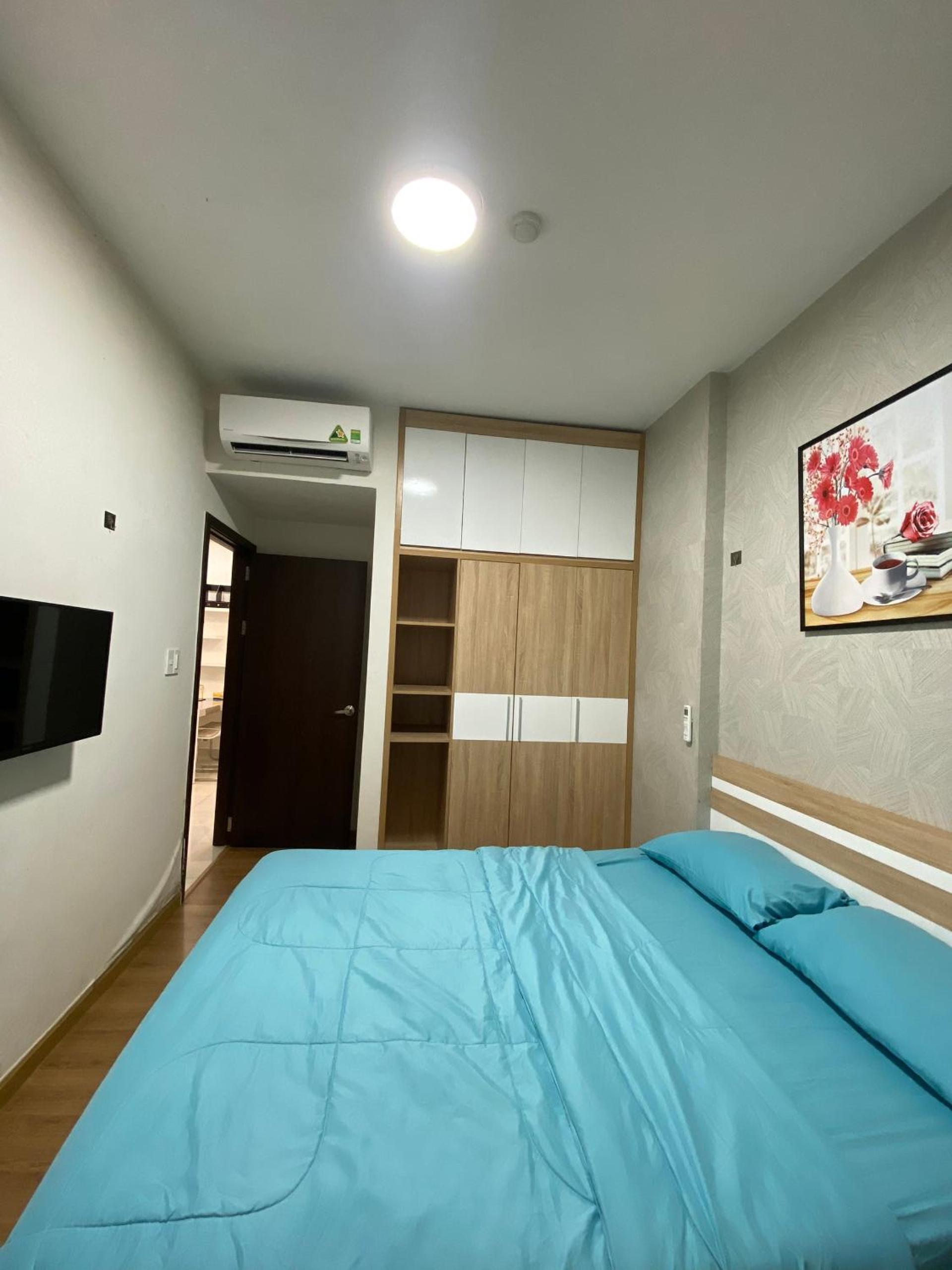 Căn hộ 2 phòng ngủ gần sân bay TSN