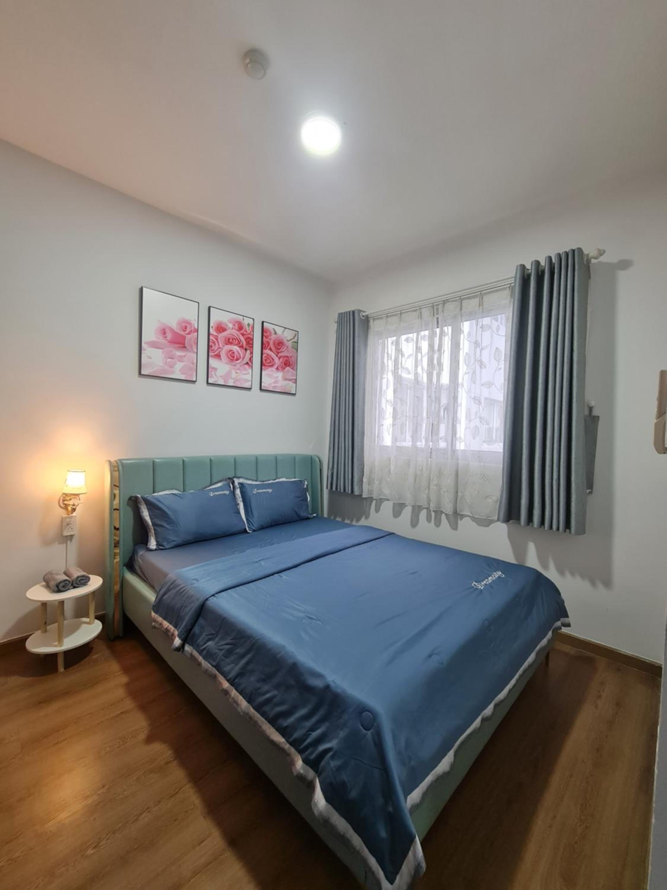 Căn hộ 2 phòng ngủ gần sân bay TSN