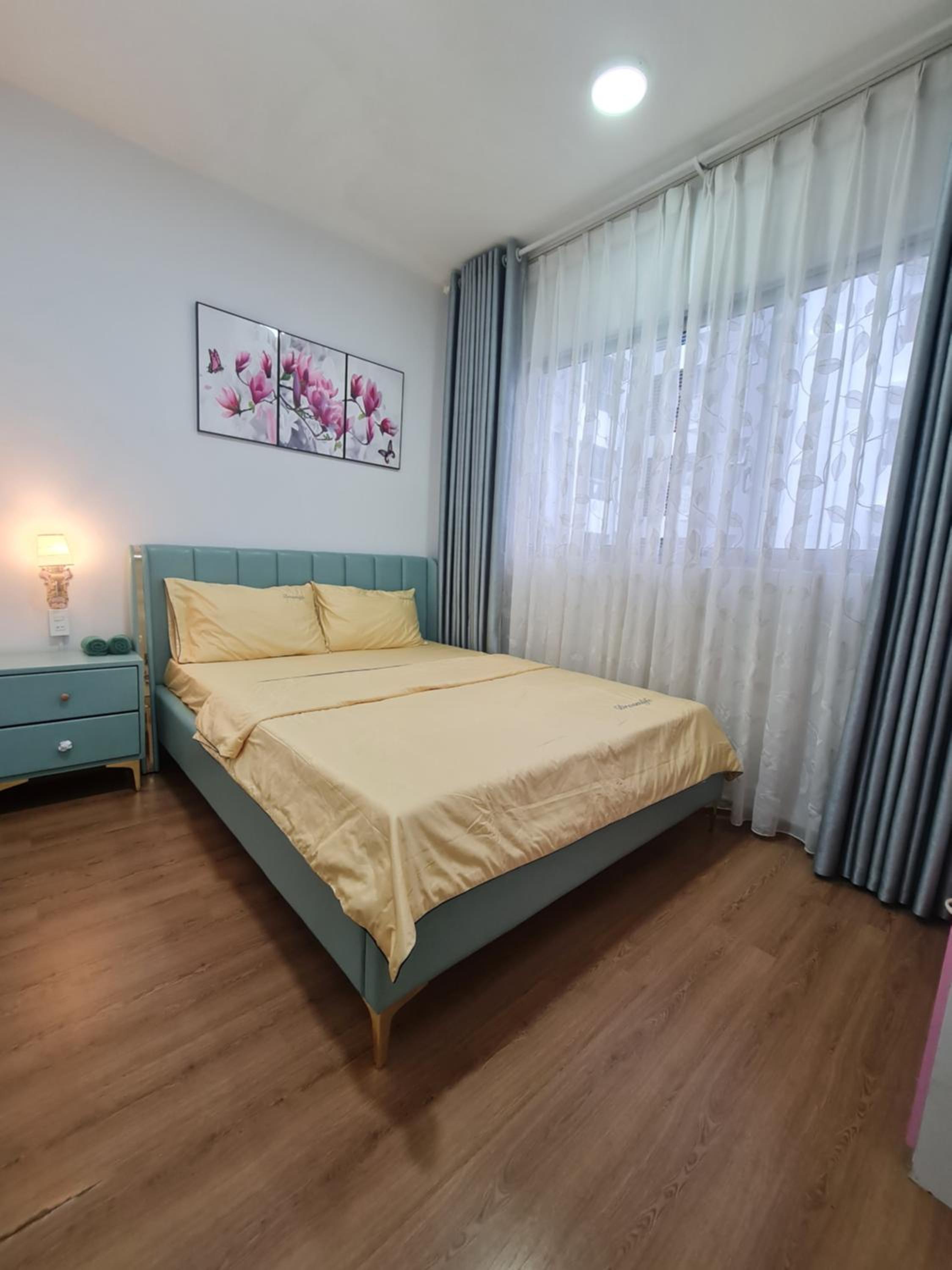 Căn hộ 2 phòng ngủ gần sân bay TSN