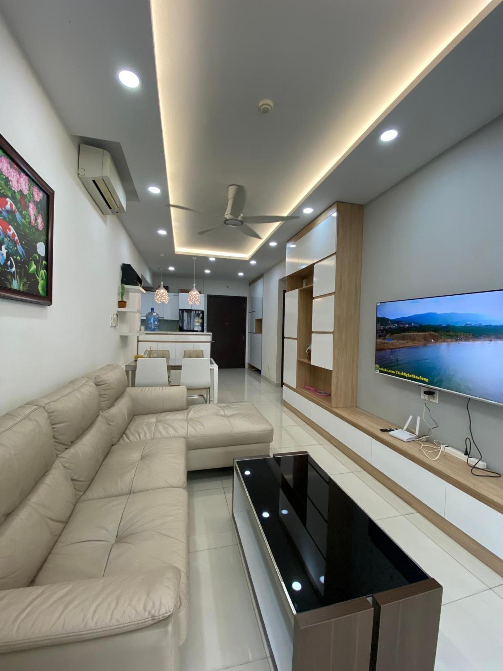 Căn hộ 2 phòng ngủ gần sân bay TSN