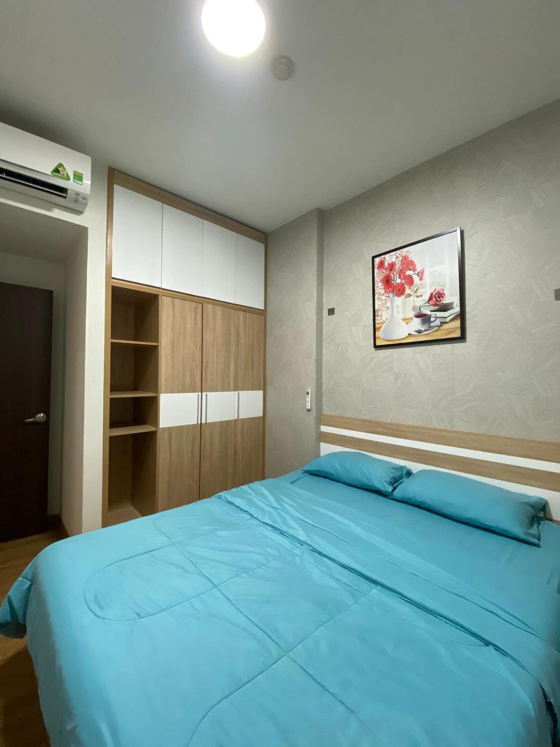 Căn hộ 2 phòng ngủ gần sân bay TSN