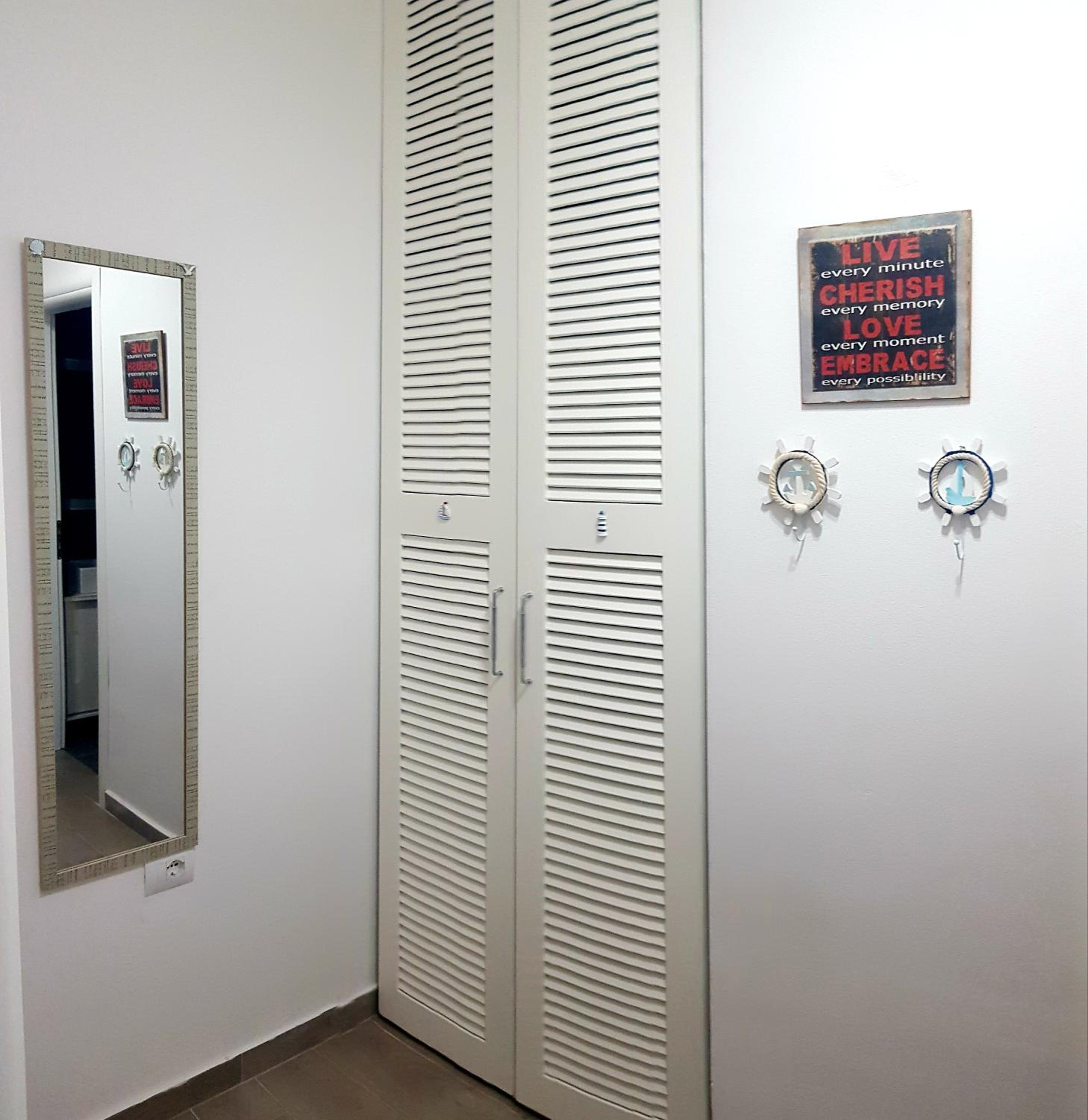 Bindi Apartment