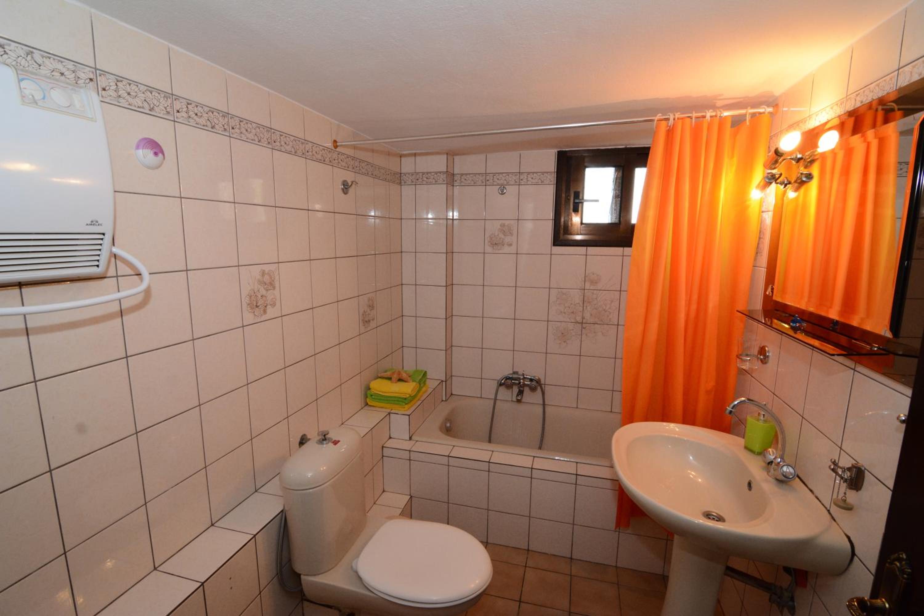 Photo 38