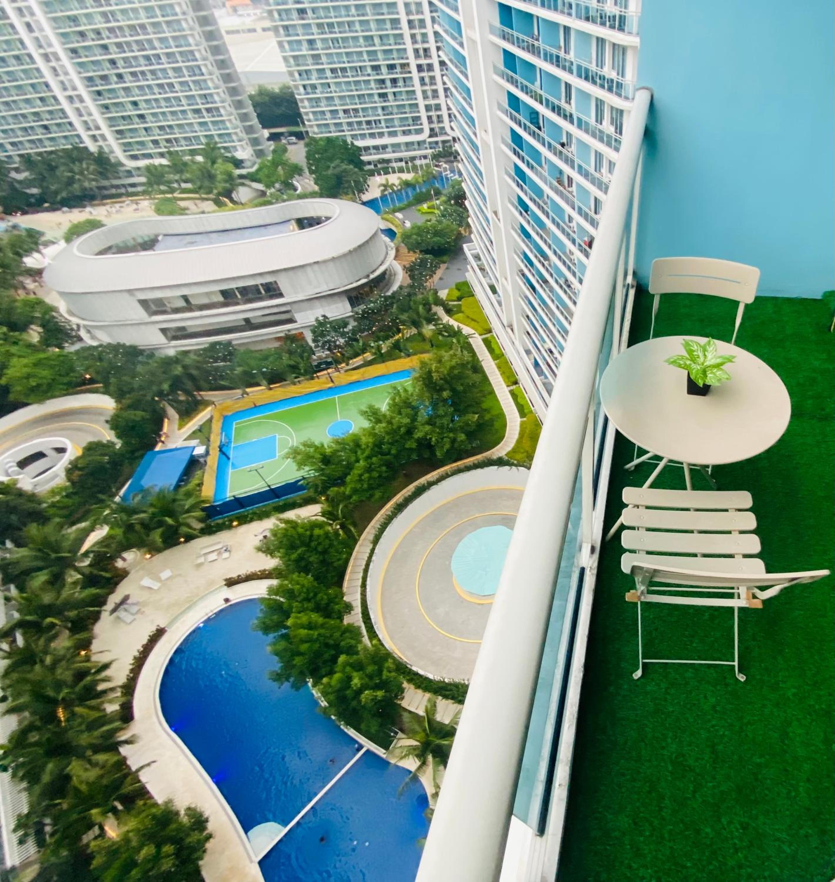 AZURE URBAN RESIDENCES PARAÑAQUE by M&D Maui Tower view 5