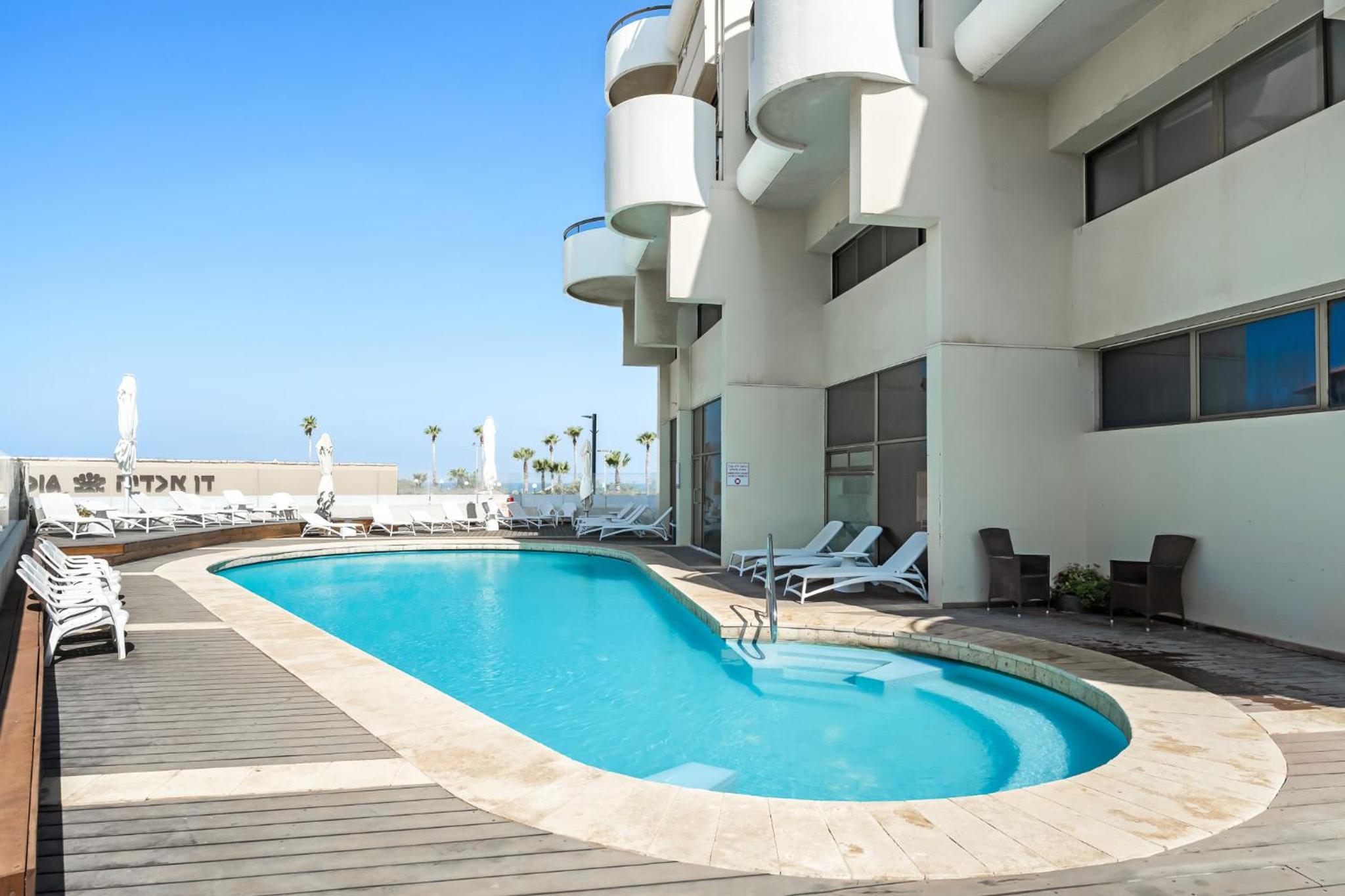 Sunsets Paradise 2BR with Parking by Beachfront Stay, photo 16