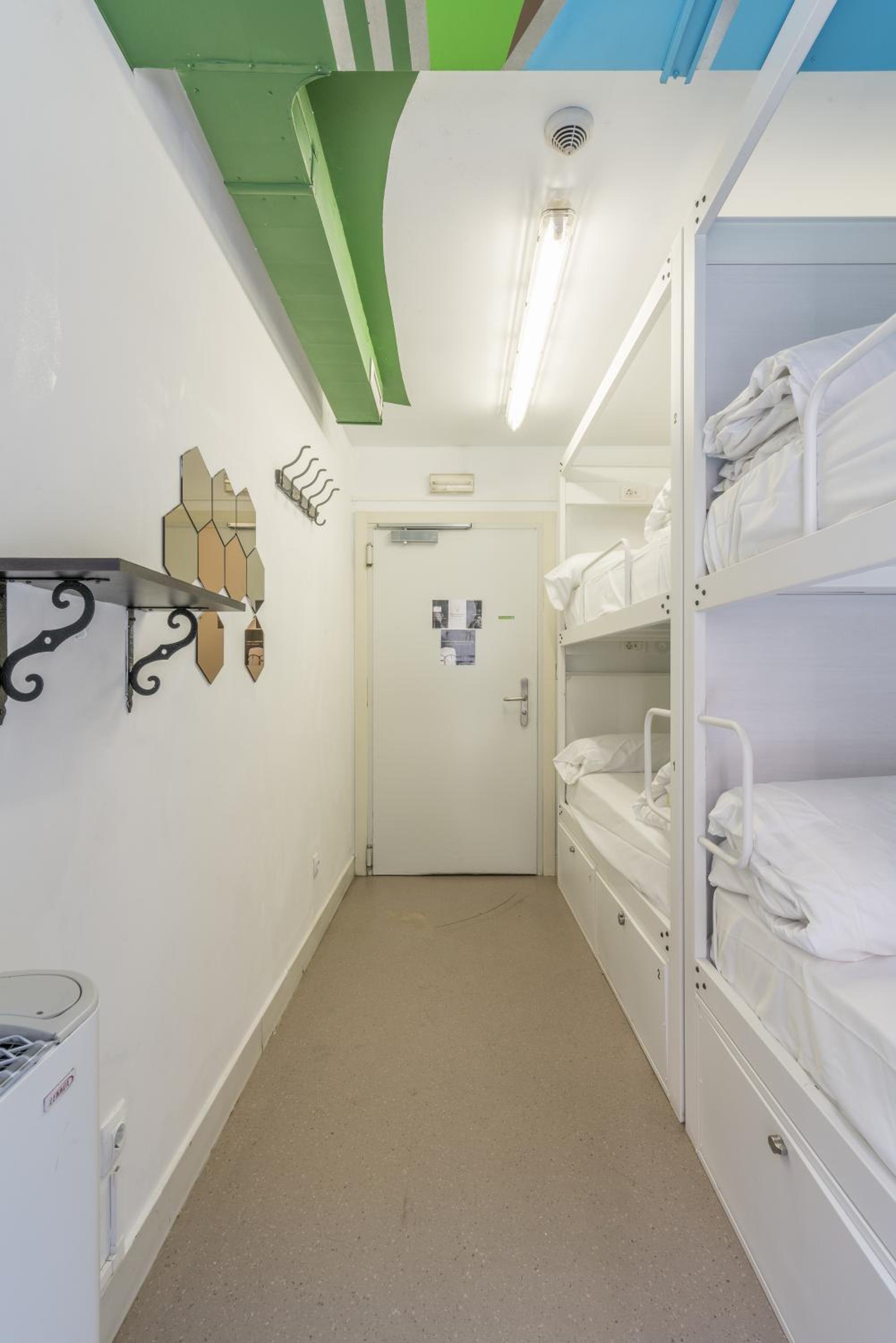 Ganbara Hostel - Self Check In