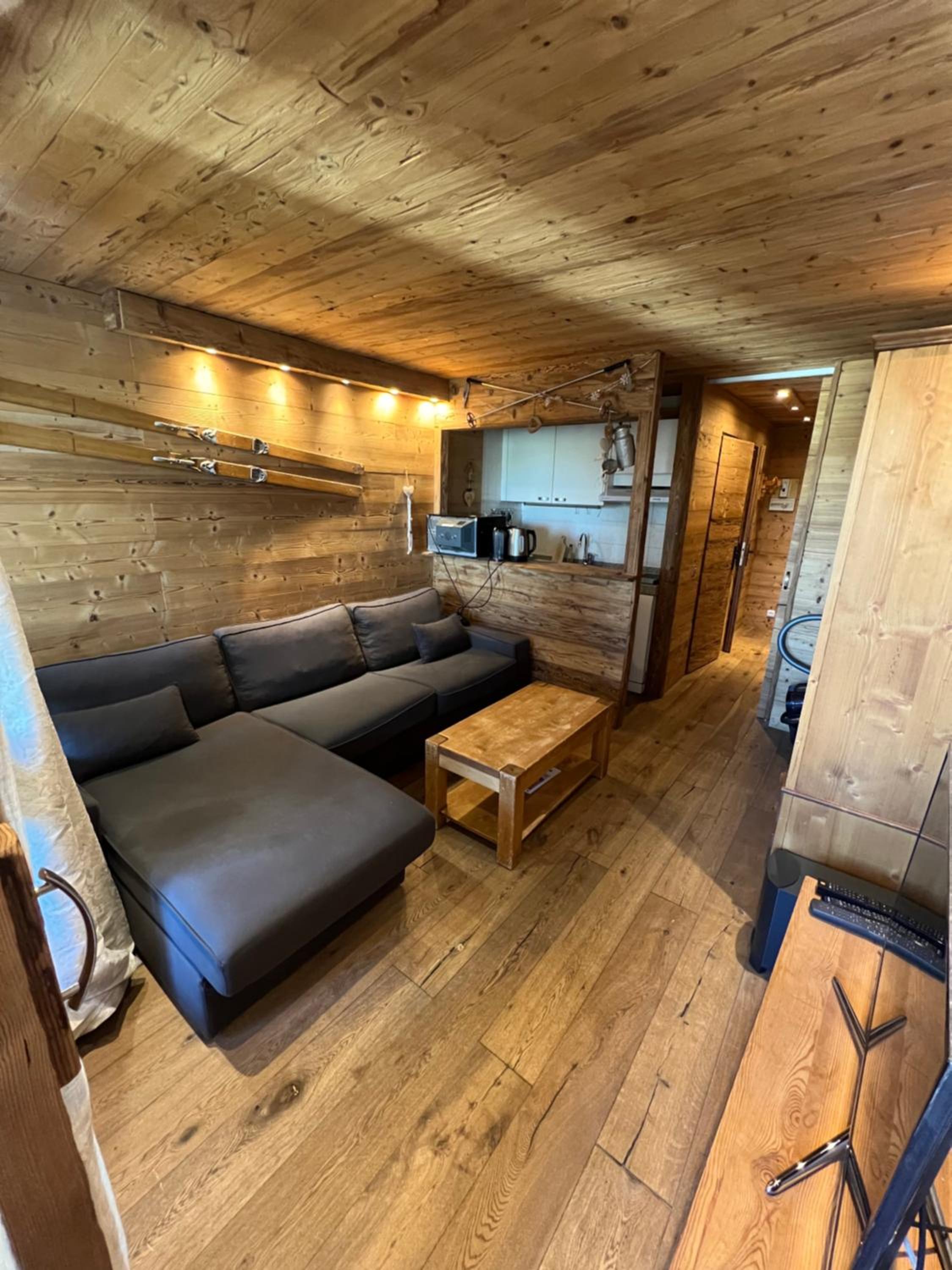 APT centre station vue sur les pistes de Val Thorens 6p