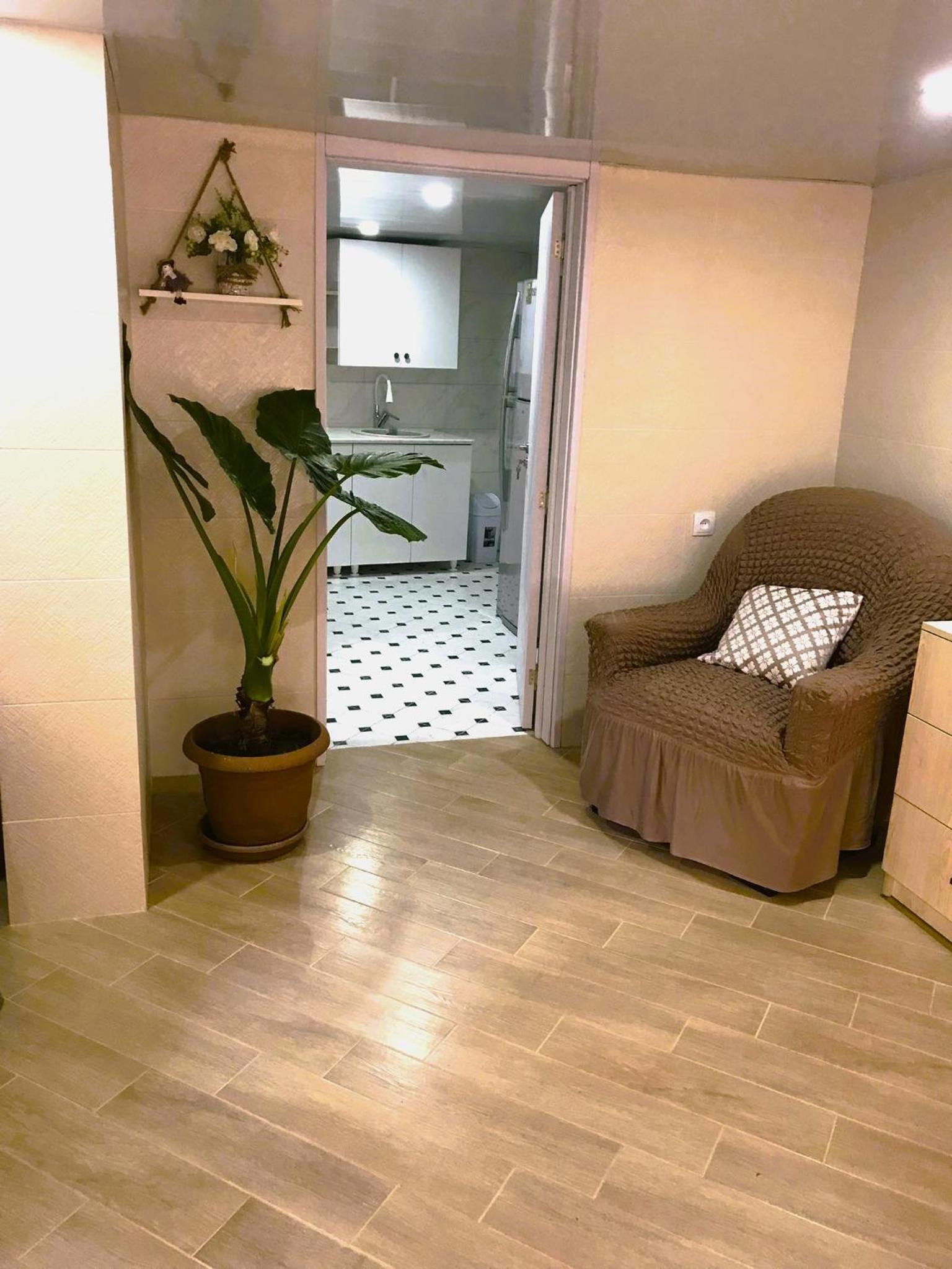 Apartment 19 view 5