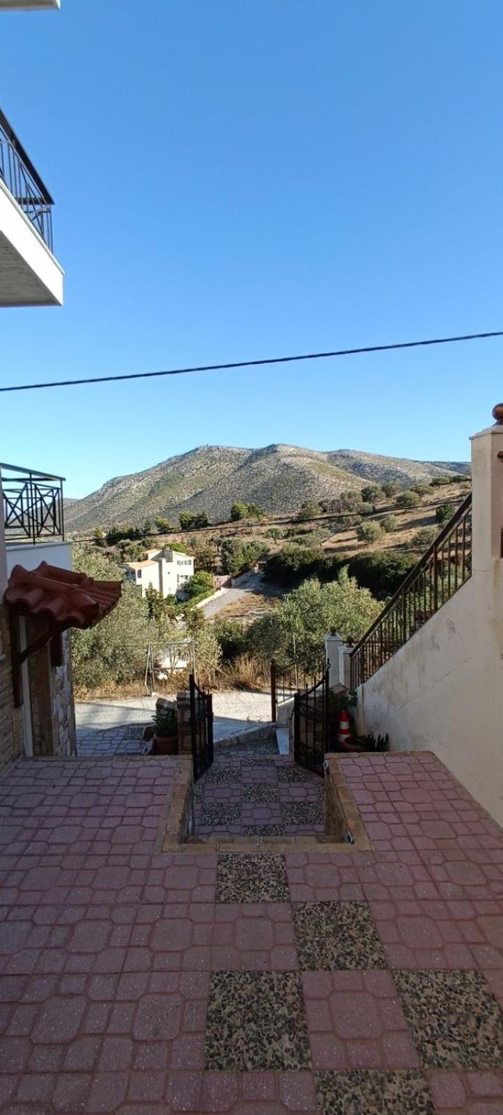 Boutique Eptalofos 15min from airport and sea view 2