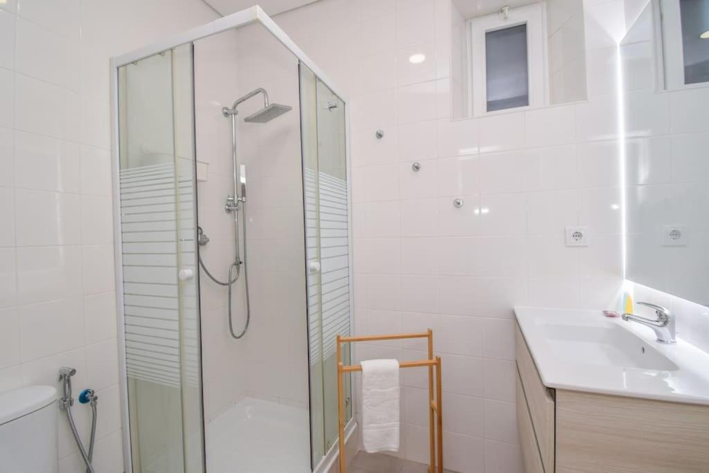 Charmoso apartamento com 1 quarto - 10 minutos da praia view 3