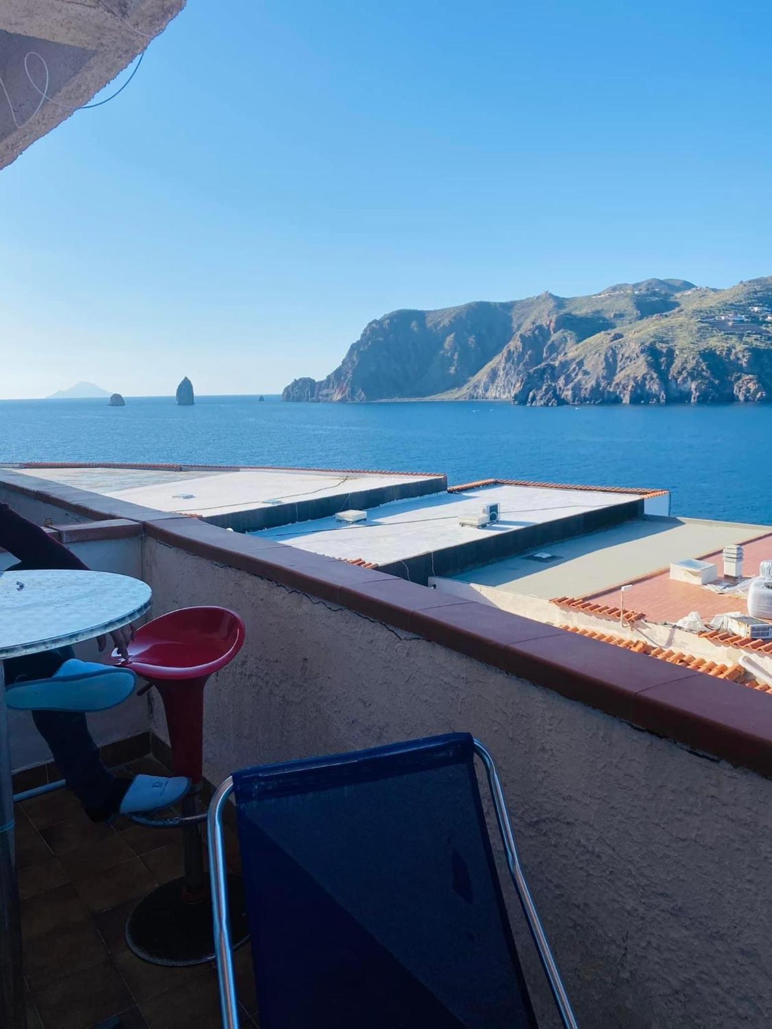La casa di Cloe en Vulcano