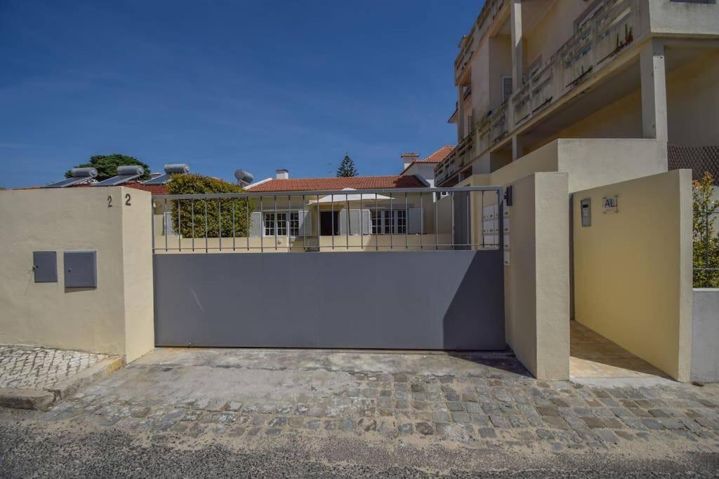 Acolhedor Apartamento de 1 Quarto com Terraço