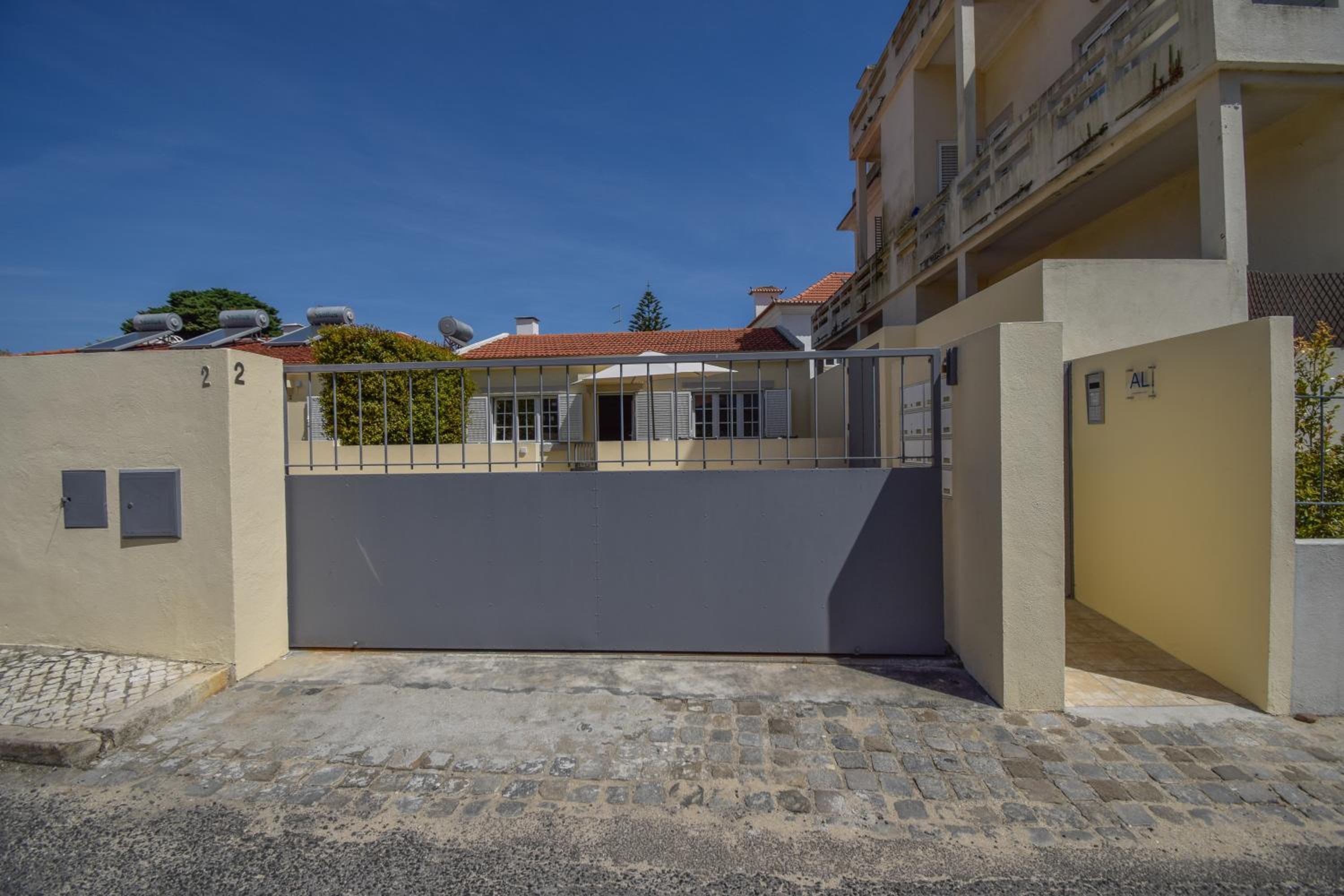 Acolhedor Apartamento de 1 Quarto com Terraço