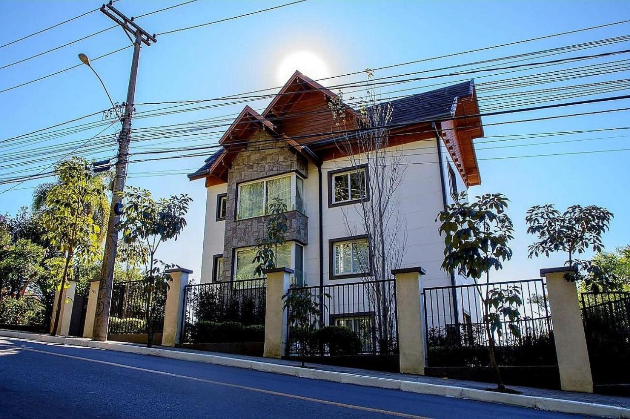 Complete and Comfortable Apartment in Gramado