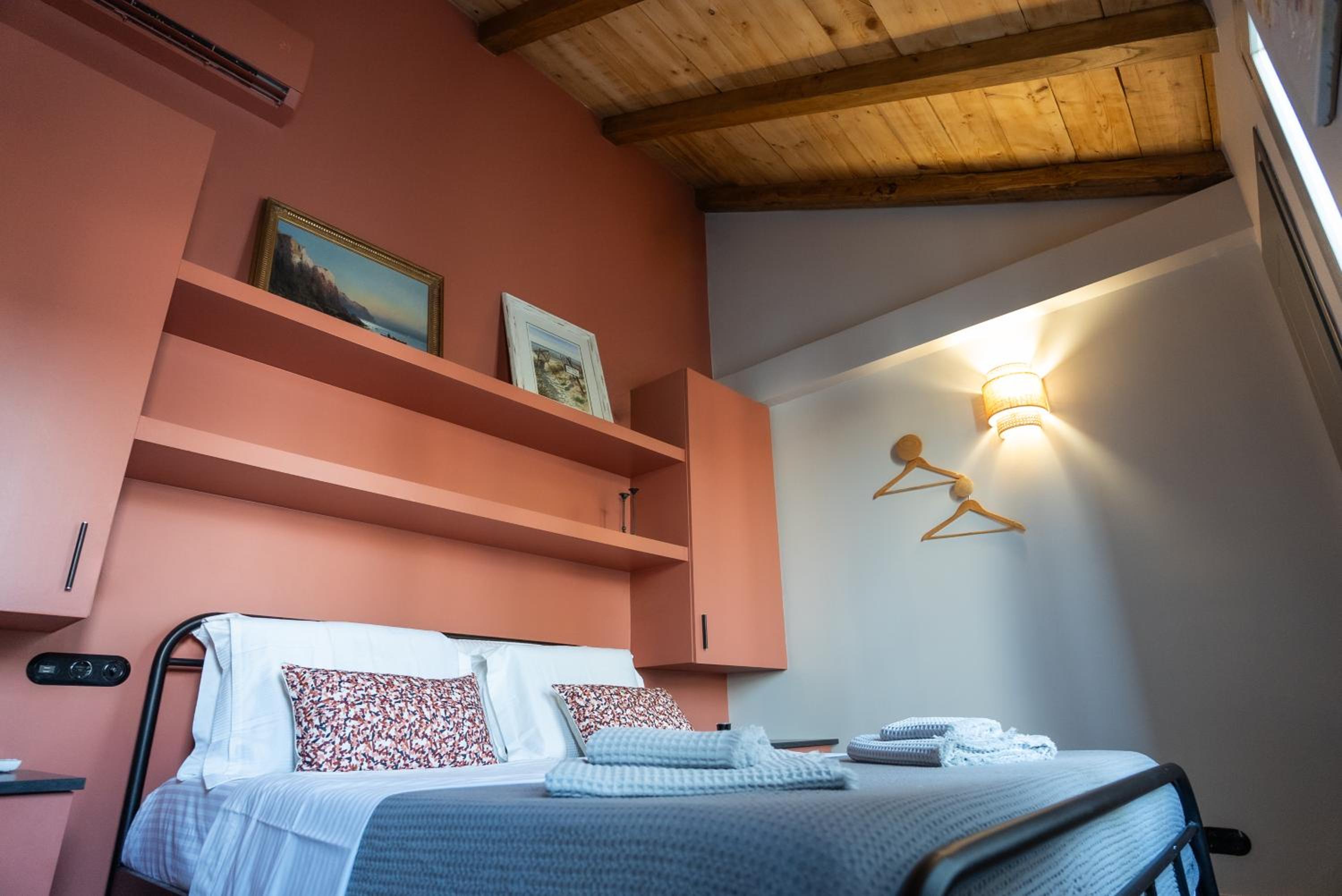 Villa Hermes in Anafiotika Athens !