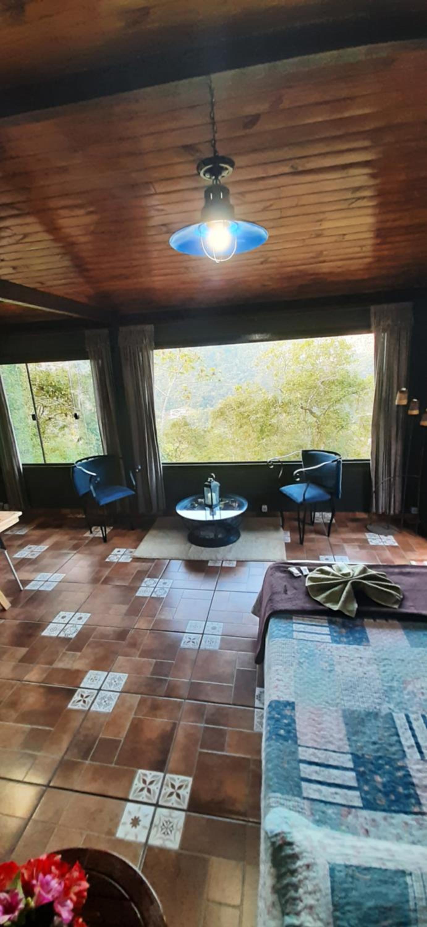 Chalé Pakere Montebello Lumiar - lareira, wi-fi, sauna, piscina - vista incrível - locação do chalé sem prestação de serviços