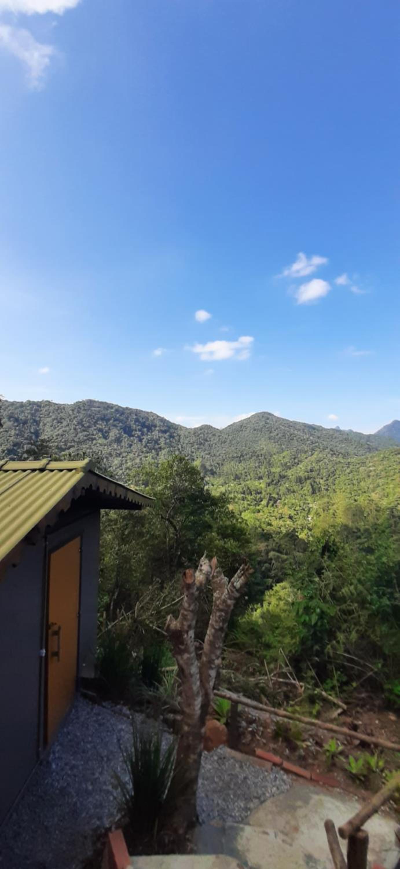 Chalé Pakere Montebello Lumiar - lareira, wi-fi, sauna, piscina - vista incrível - locação do chalé sem prestação de serviços