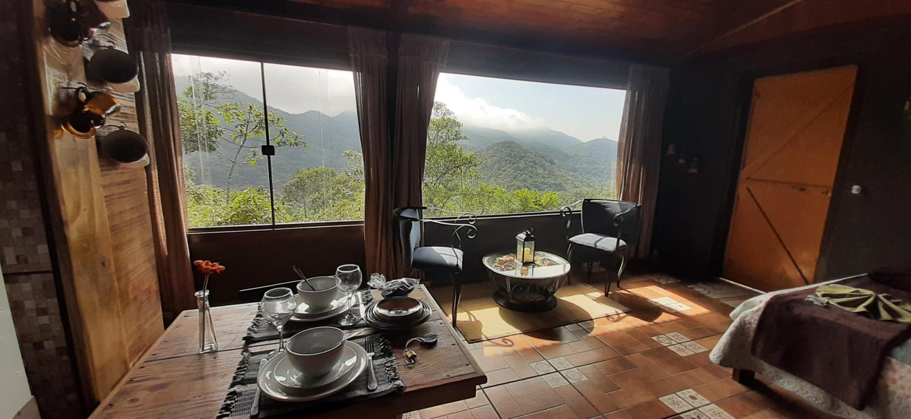 Chalé Pakere Montebello Lumiar - lareira, wi-fi, sauna, piscina - vista incrível - locação do chalé sem prestação de serviços