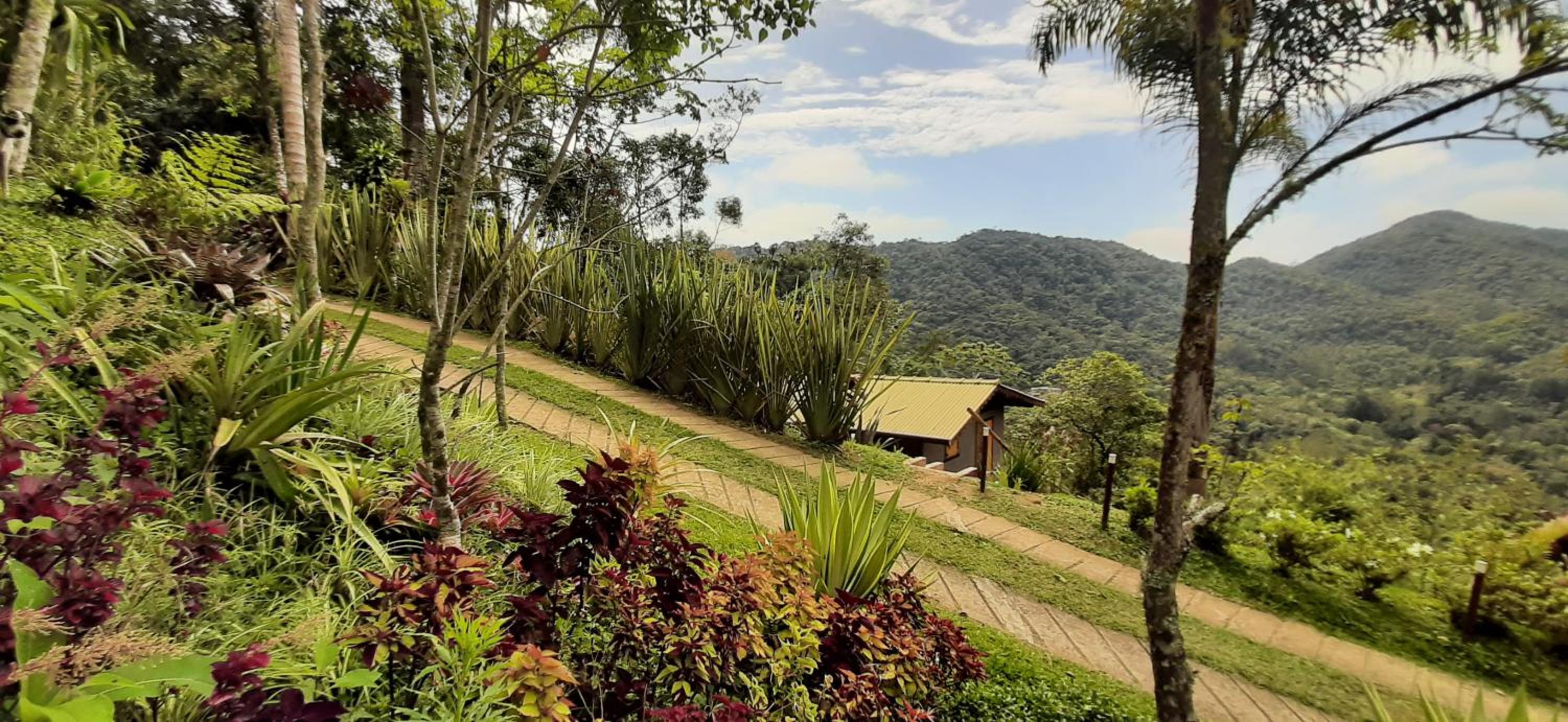 Chalé Pakere Montebello Lumiar - lareira, wi-fi, sauna, piscina - vista incrível - locação do chalé sem prestação de serviços