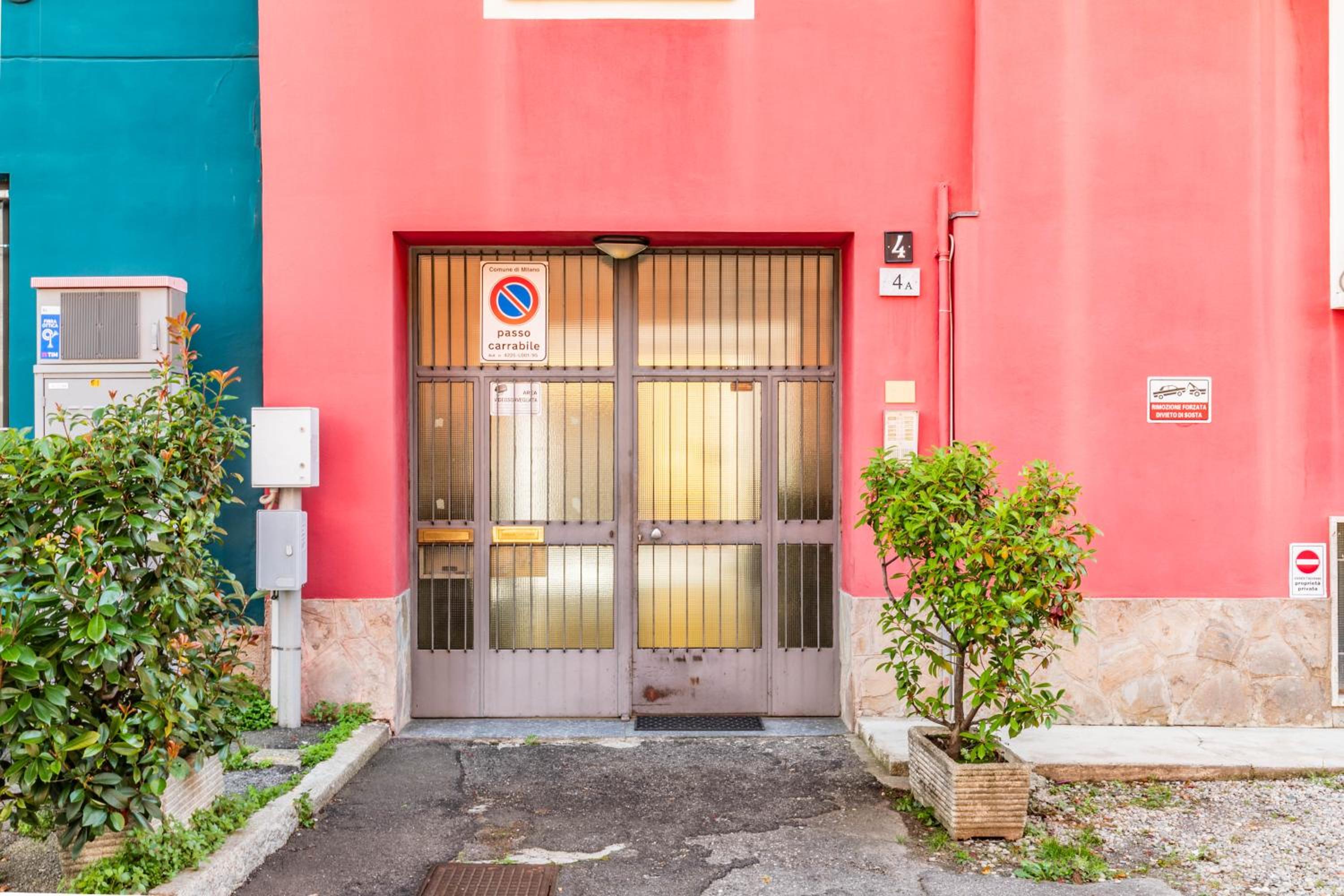 Milan - Bocconi e Navigli - Spacious 3BR Apartment 95 m - Free Parking
