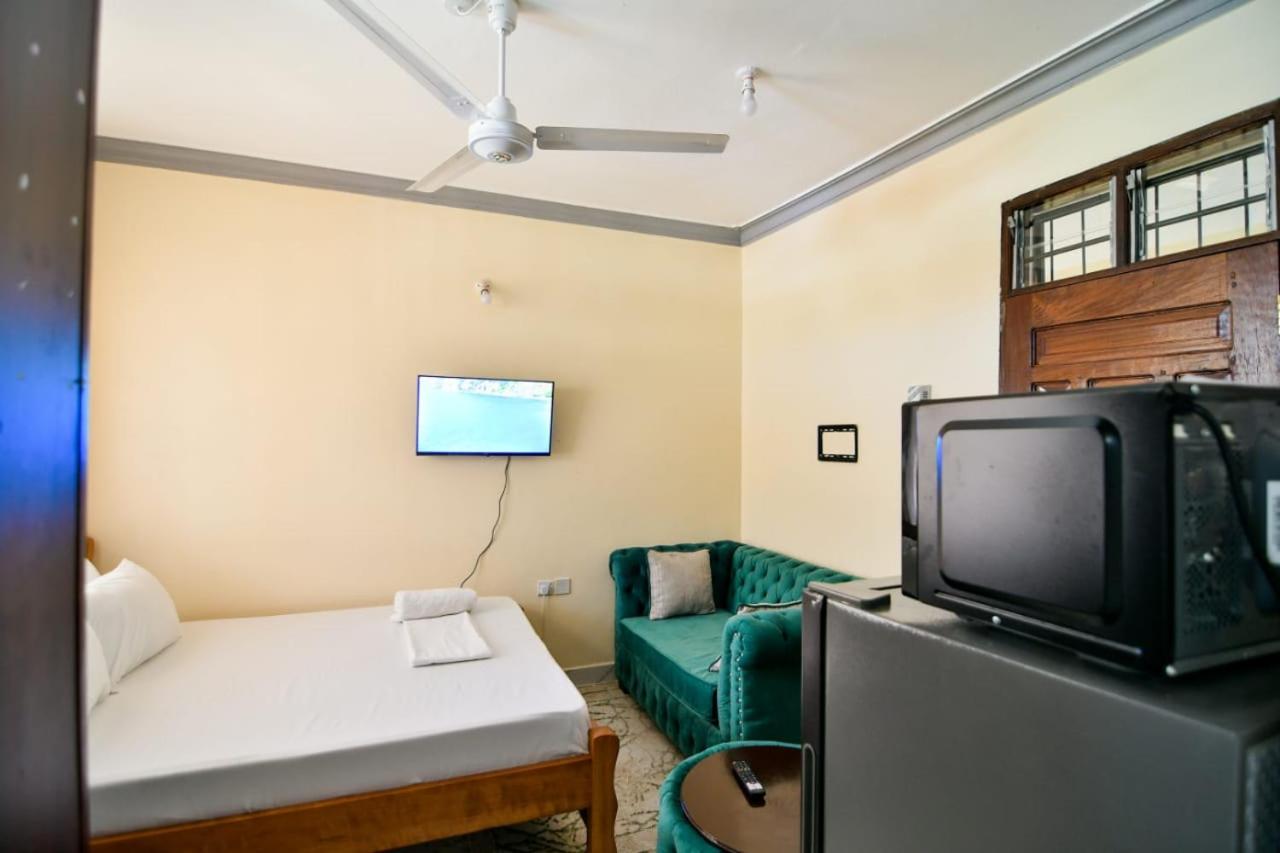 Spacious Studio Bamburi view 5