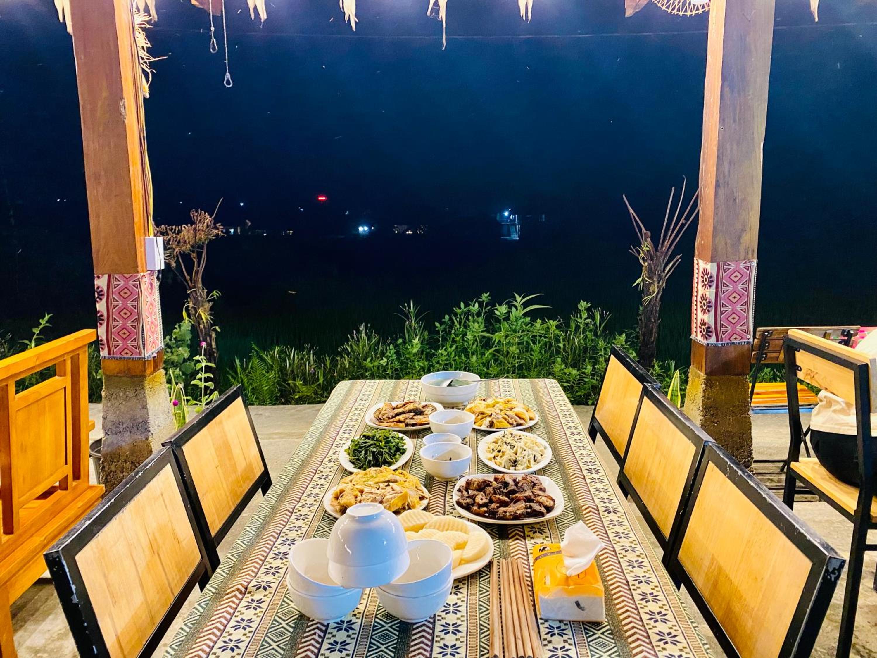 Du Gia Field View Homestay