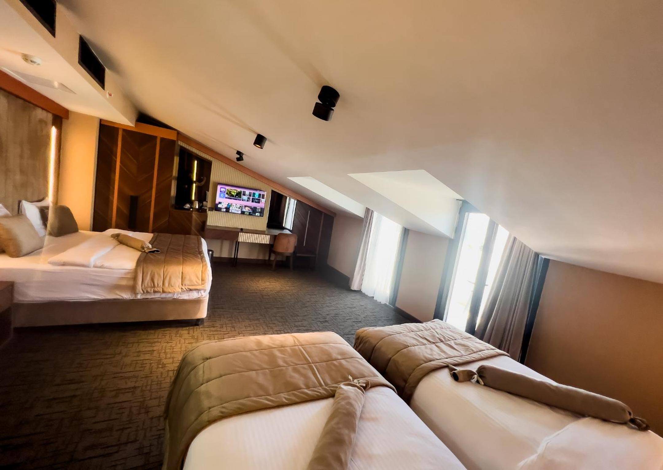 THE PARK OTEL - Image 37