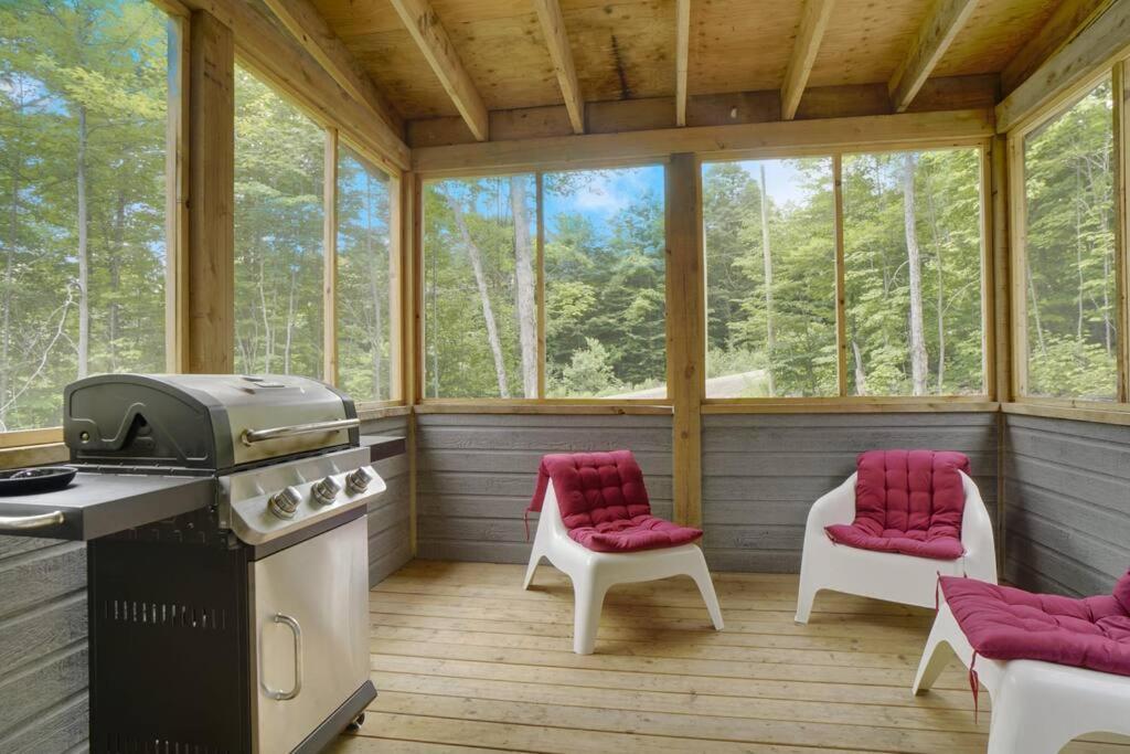 Cottage le Cerf (modern, spa, BBQ, accès lac Lili)