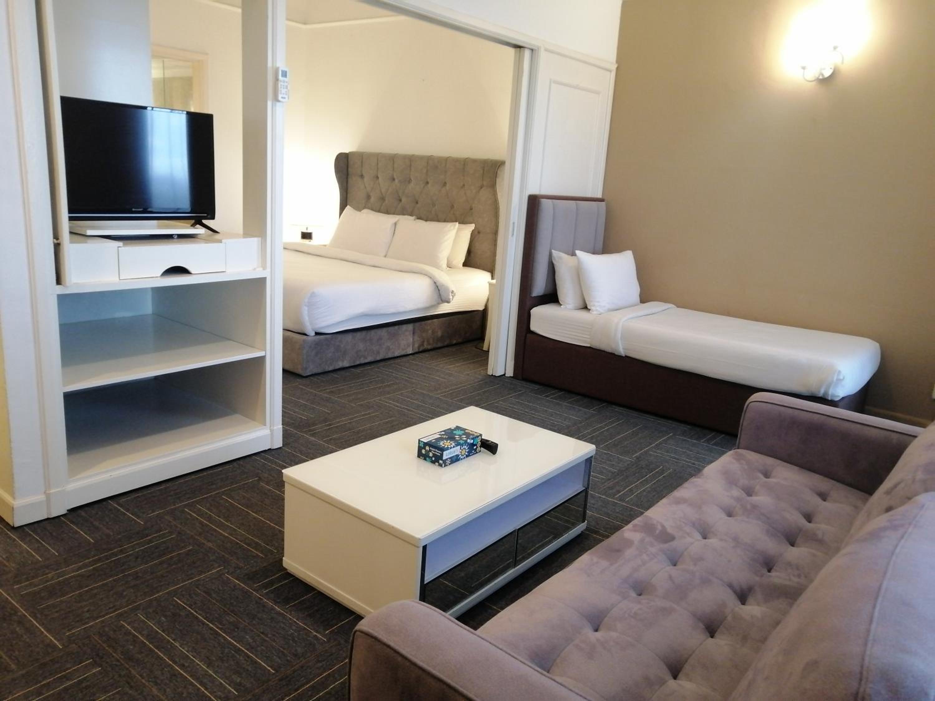 Kl Continew Suite At Times Square
