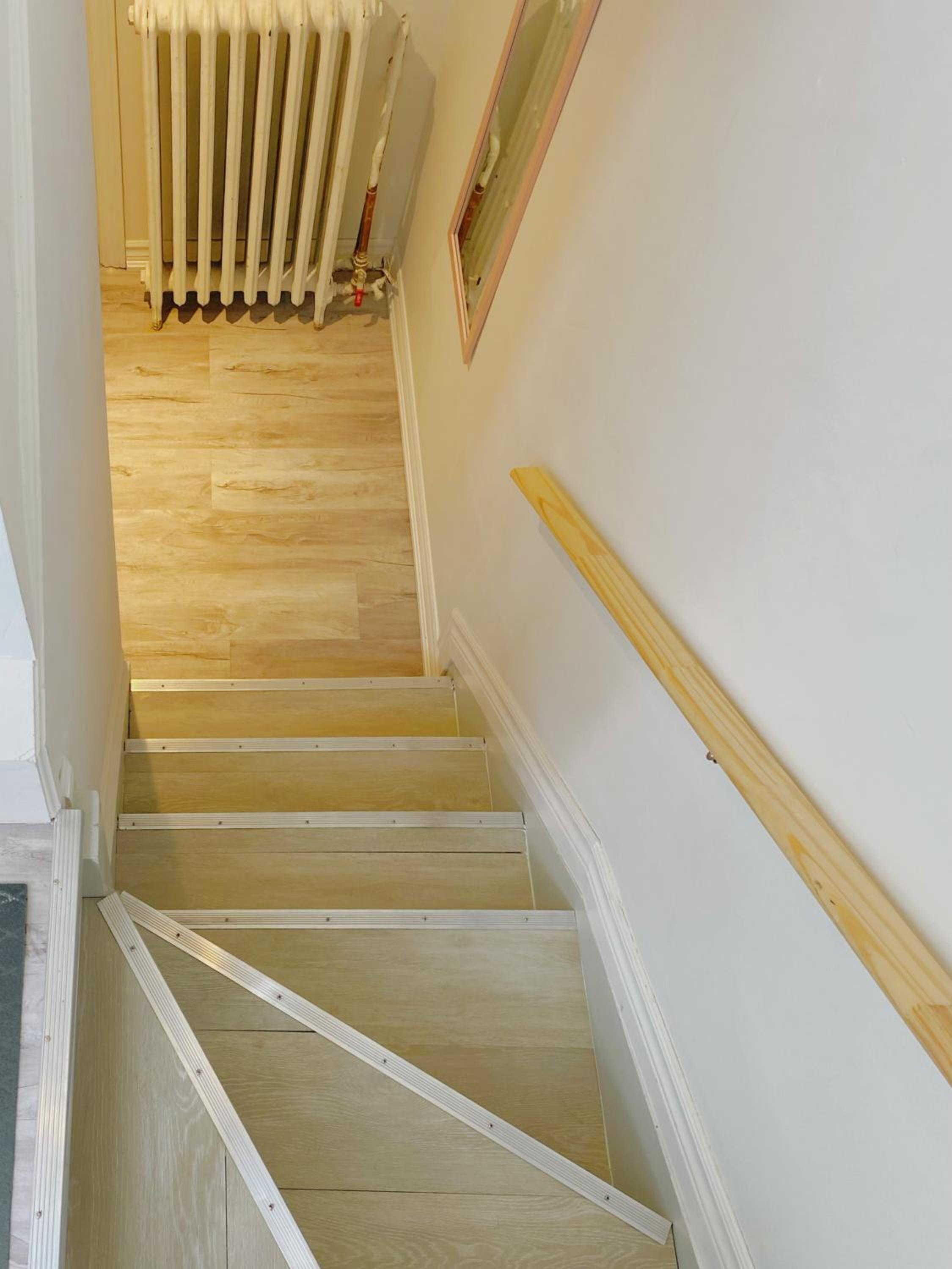 Morden Unit with Free Parking, 10 km to downtown